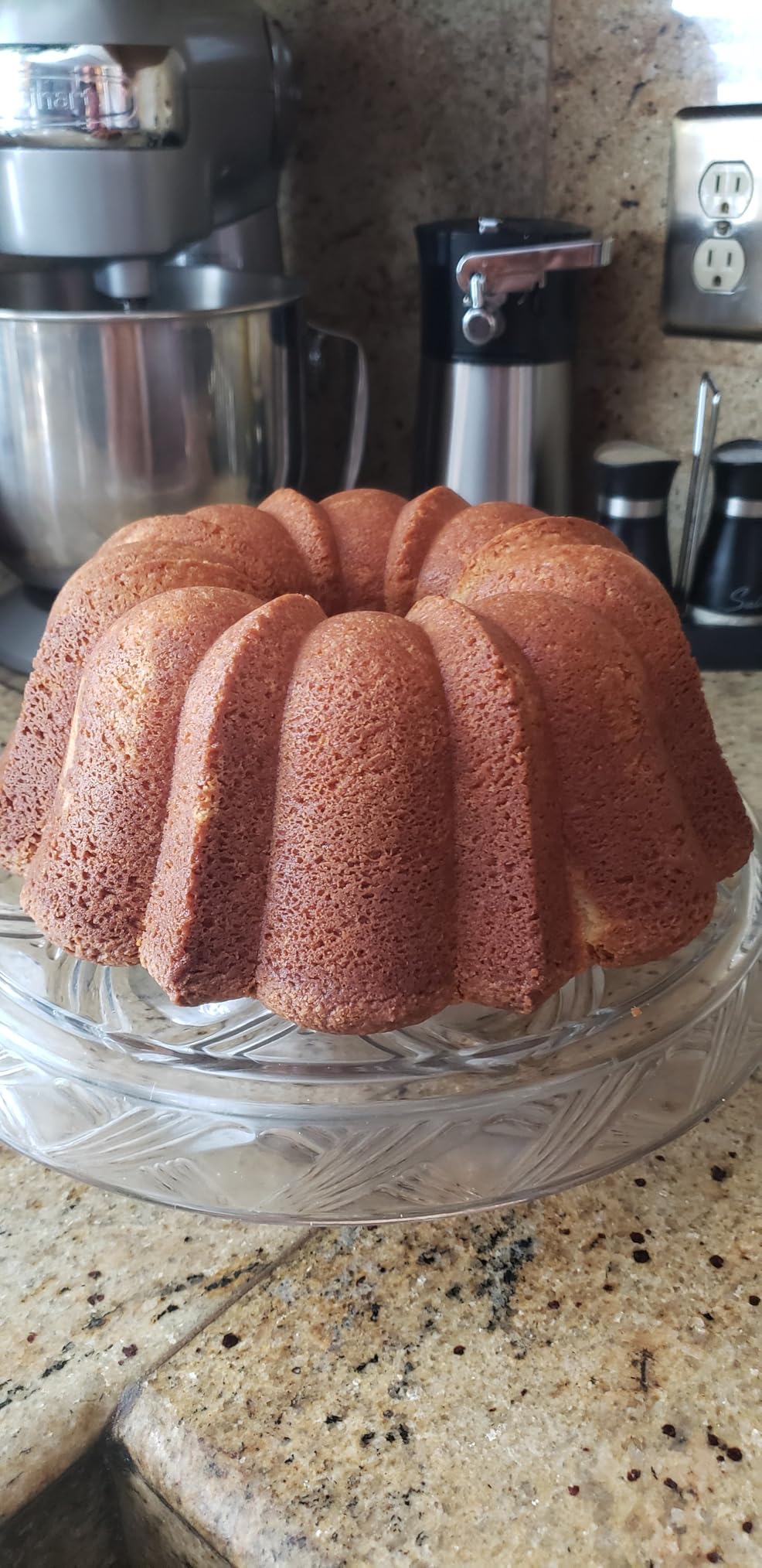 Nordic Ware Anniversary Bundt, 15 Cups, Gold customer photo 2