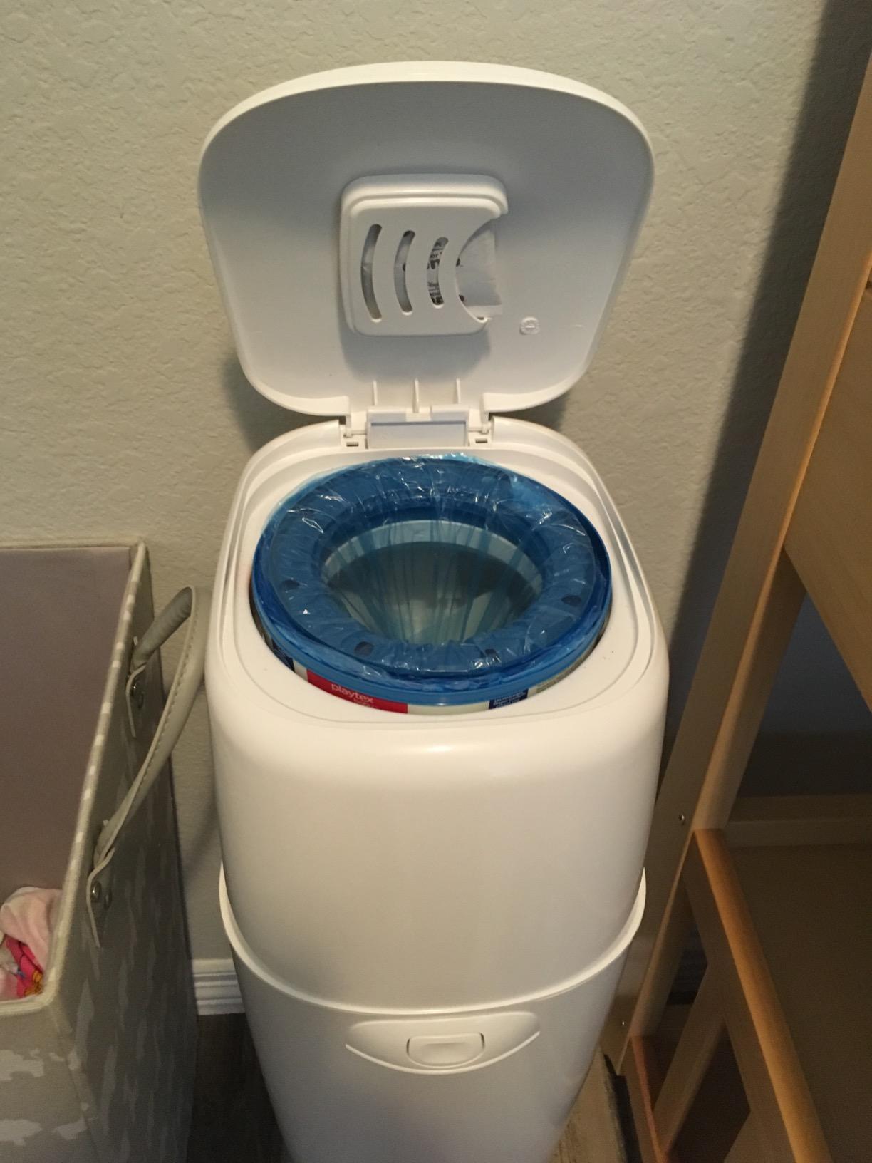 Diaper Genie Complete Diaper Pail (White) - Includes 1 Refill (Holds 270 Newborn Diapers) & 1 Carbon Filter customer photo 1