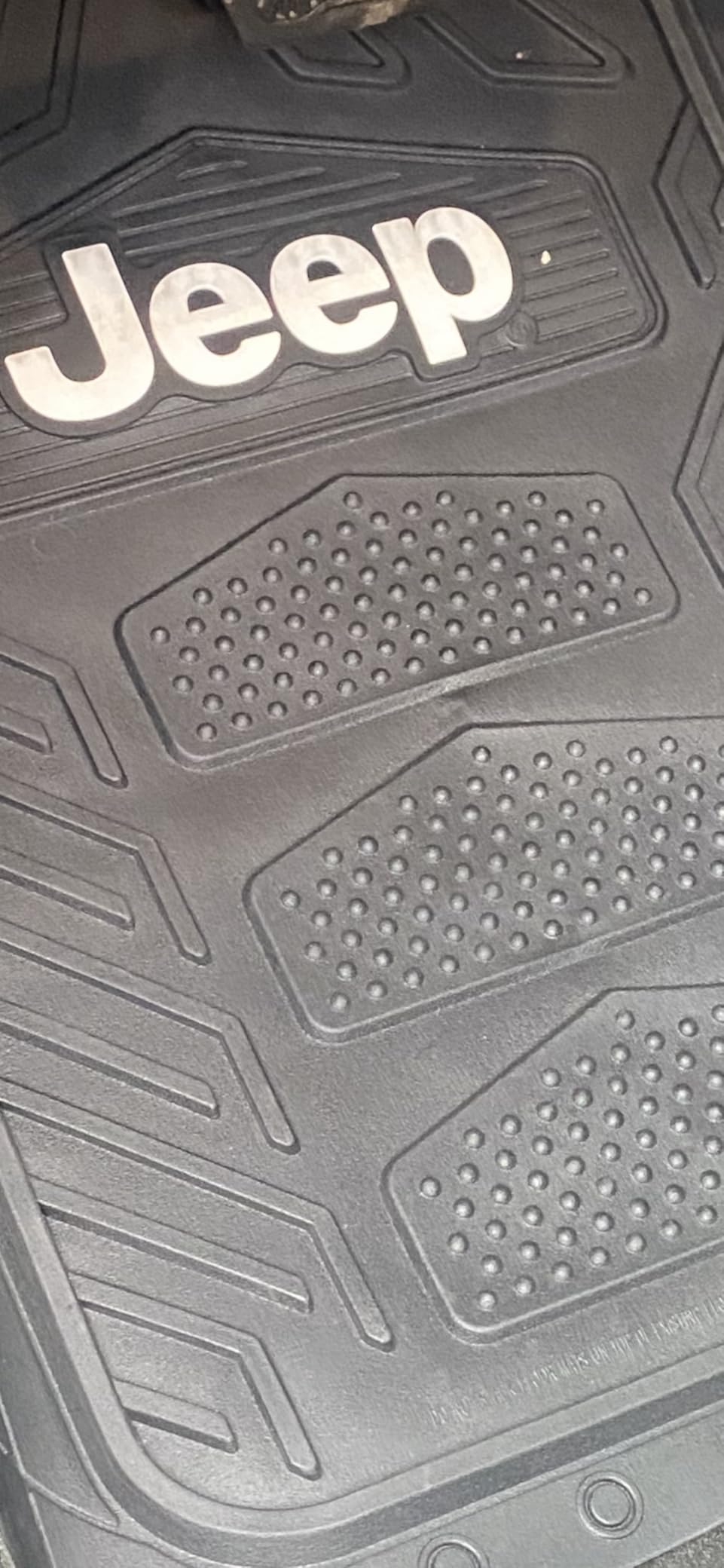 Plasticolor 001668R01 Jeep Weatherpro 4 Piece Floor Mats Set, Floor Mats, One Size, Black customer photo 2