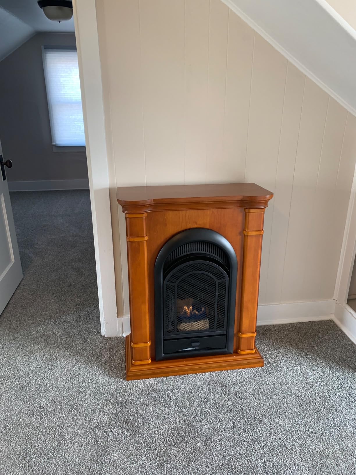 ProCom Dual Fuel Ventless Gas Fireplace System with Mantle, Thermostat Control, 4 Fire Logs, Use with Natural Gas or Liquid Propane, 10000 BTU, Heats up to 500 Sq. Ft., Apple Spice customer photo 2