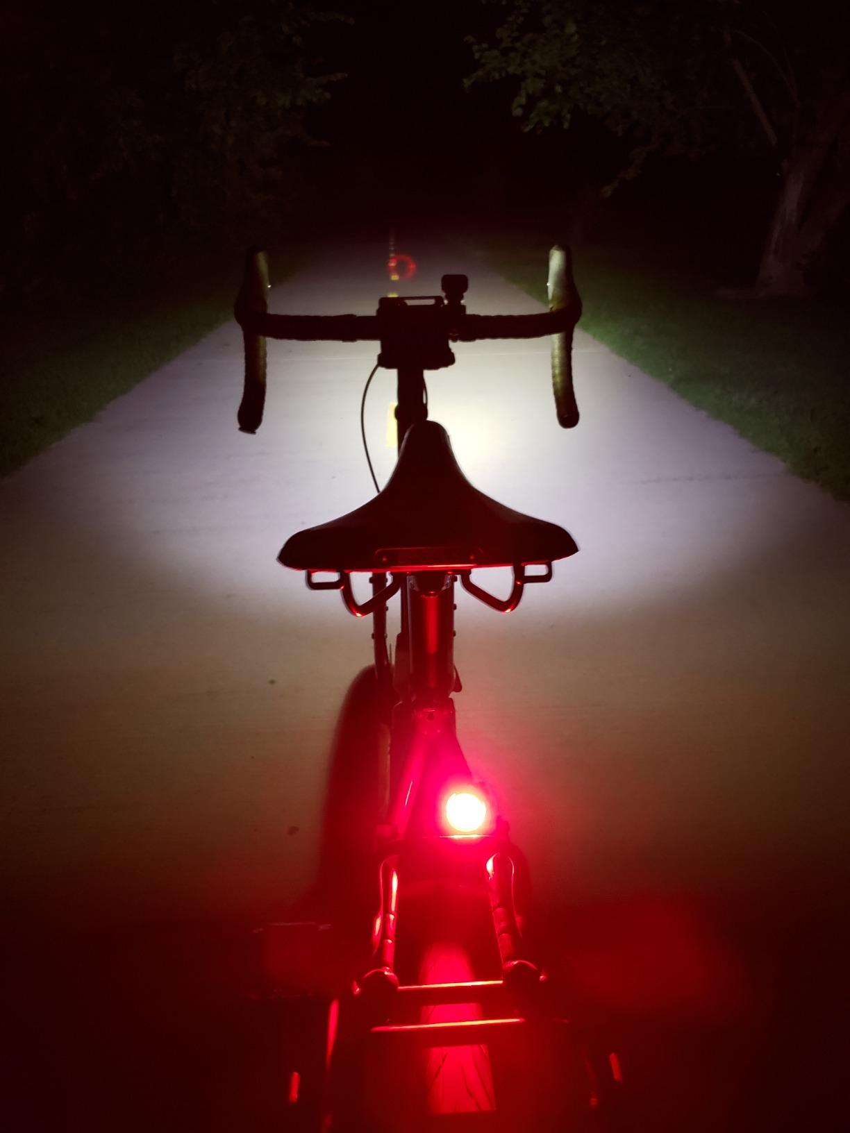 BrightRoad 850 Lumens Front Bike Light, Rechargeable Bike Headlight with 7 Modes, MTB Bicycle Light for Night Riding, 85° Wide Beam, 650ft Visibility, IPX6 Waterproof, Upgraded Handlebar Mount customer photo 1