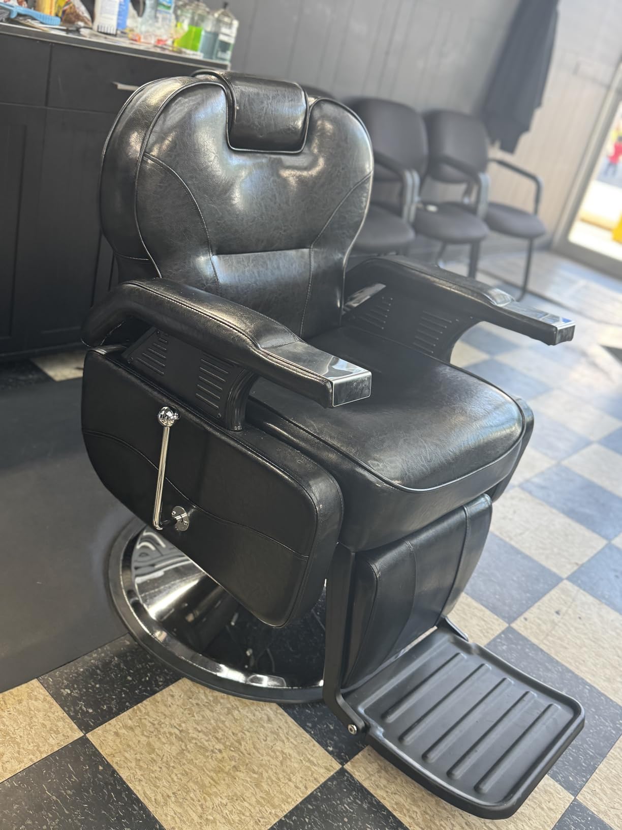 Artist hand Barber Chair customer photo 1