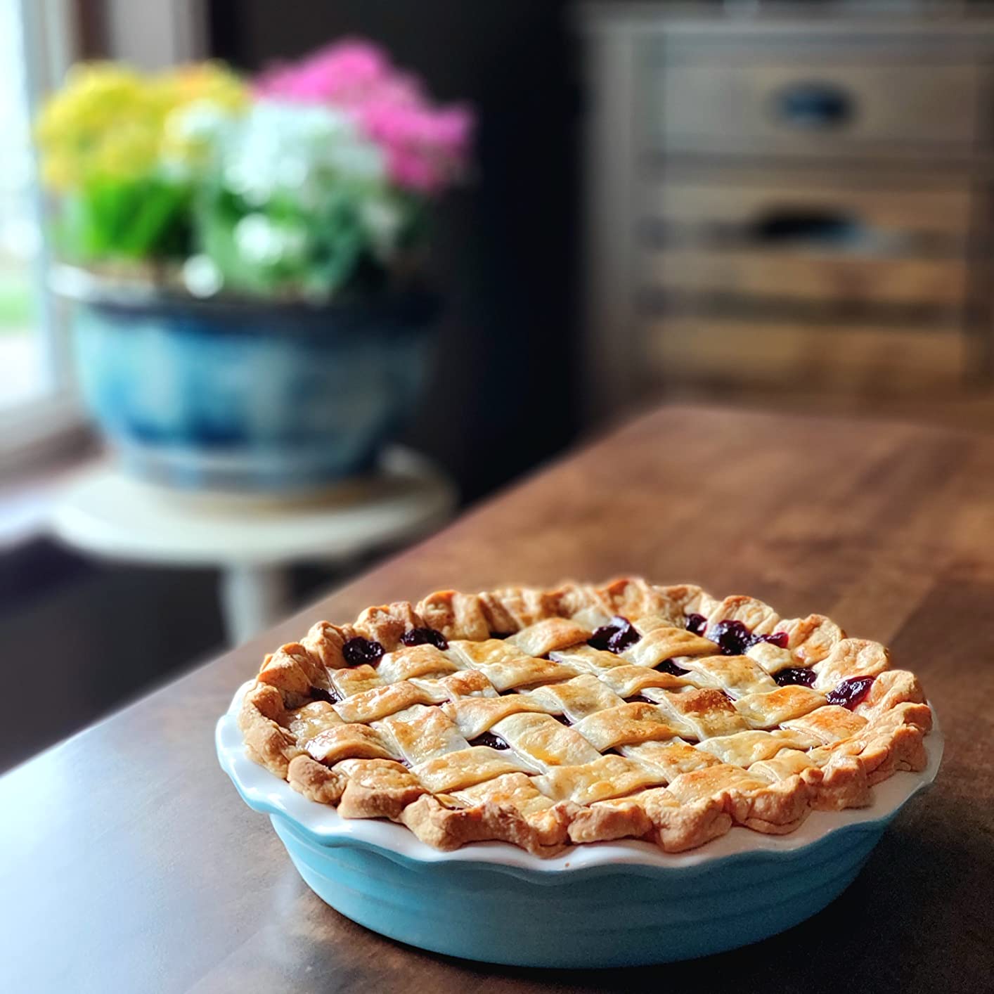 Farberware Bakers Advantage 10 Inch Ceramic Pie Dish - Two-Tone Teal and Ivory Stoneware Pie Pan with Scalloped Edge for Even Baking, Quiche, Casseroles customer photo 2