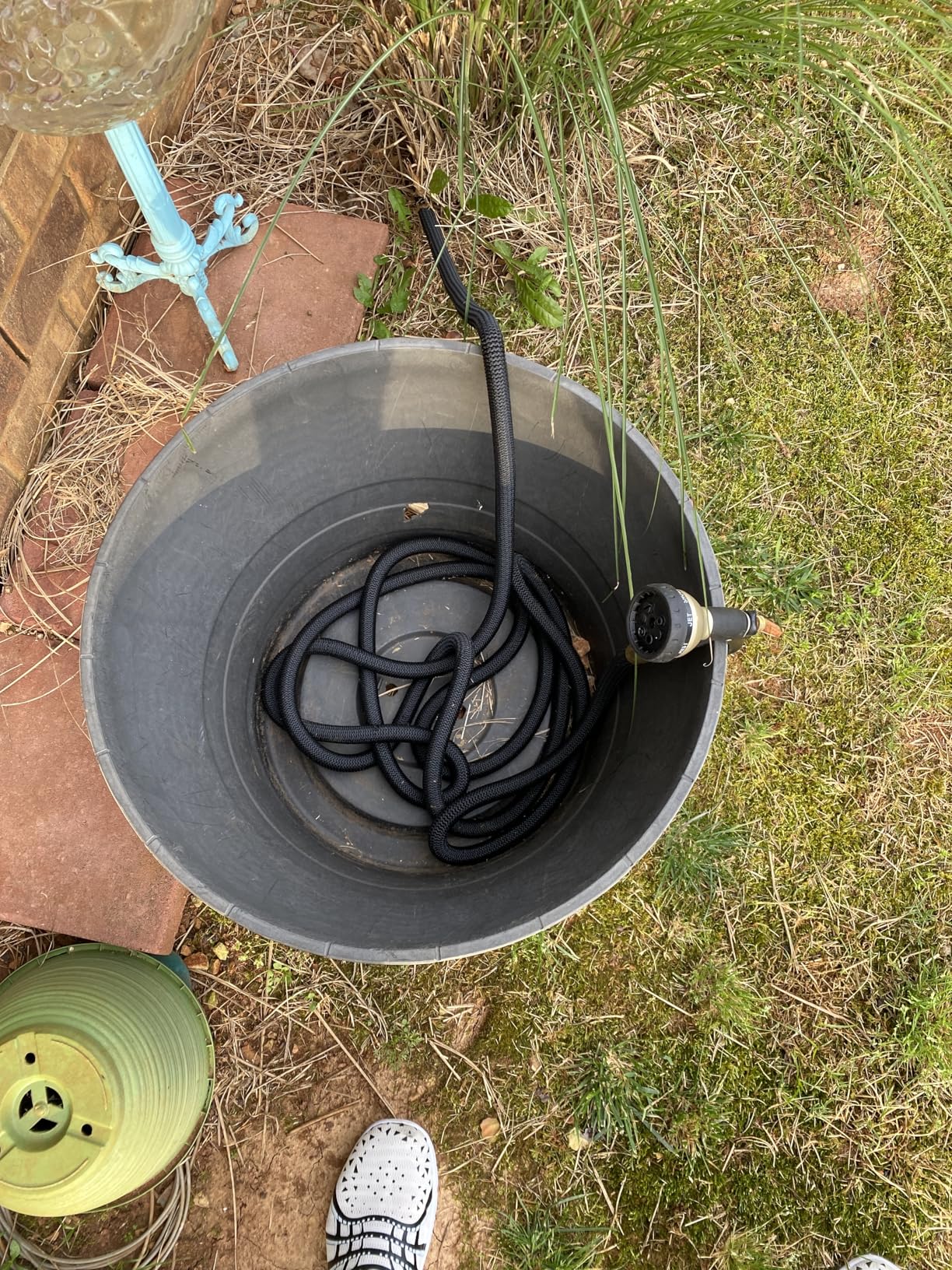 Flexi Hose Lightweight Expandable Garden Hose, 100FT - Retractable Garden Hose, Water Hose - No-Kink Flexibility, 3/4 Inch Solid Brass Fittings and Double Latex Core customer photo 1
