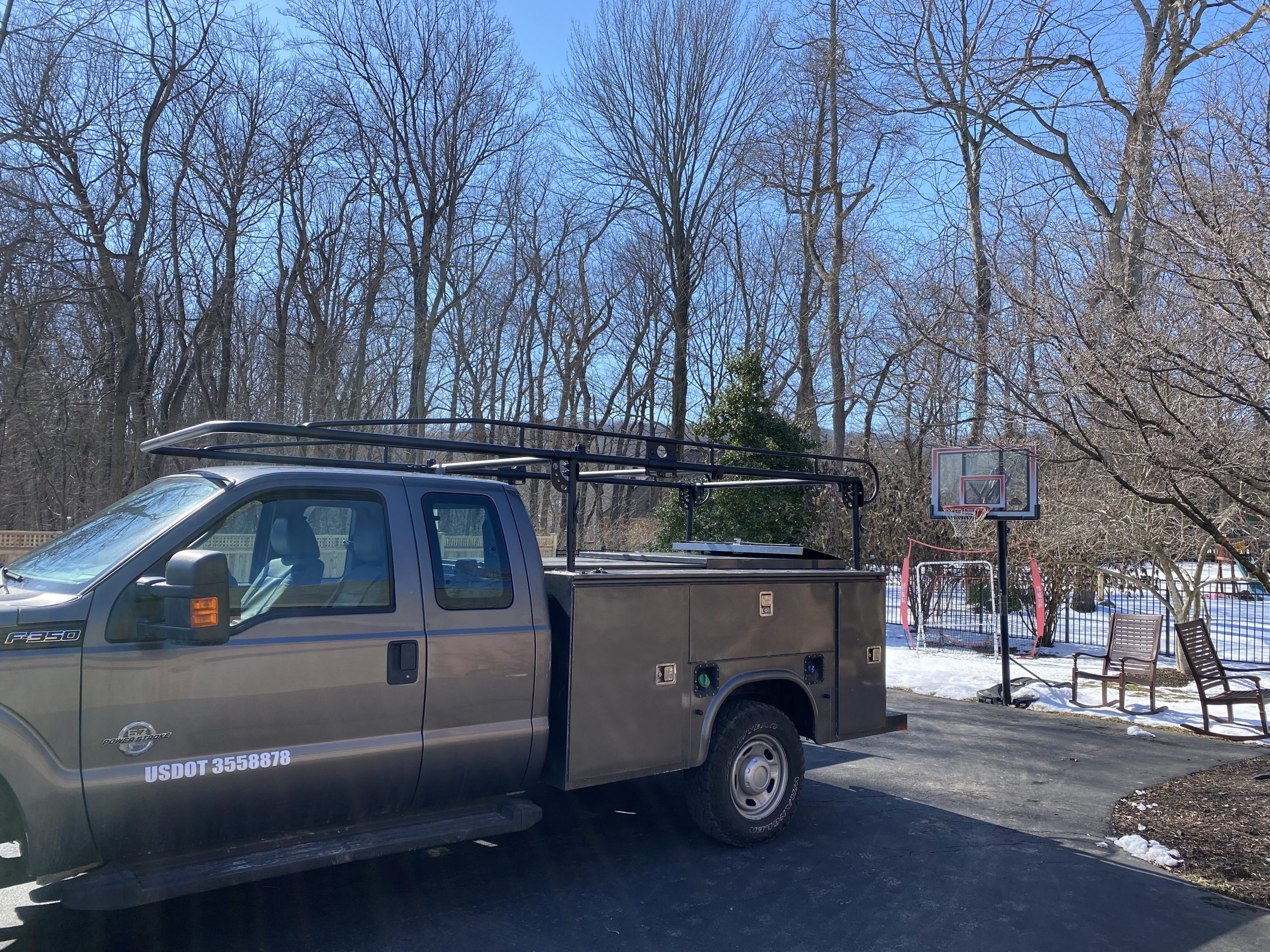 Buyers Products 1501250 Steel Service Body Ladder Rack, 13-1/2 ft., 1000lb Limit, Black Powder-Coat, Bolt On Mount, Contractor Rack for Service Body Truck customer photo 2
