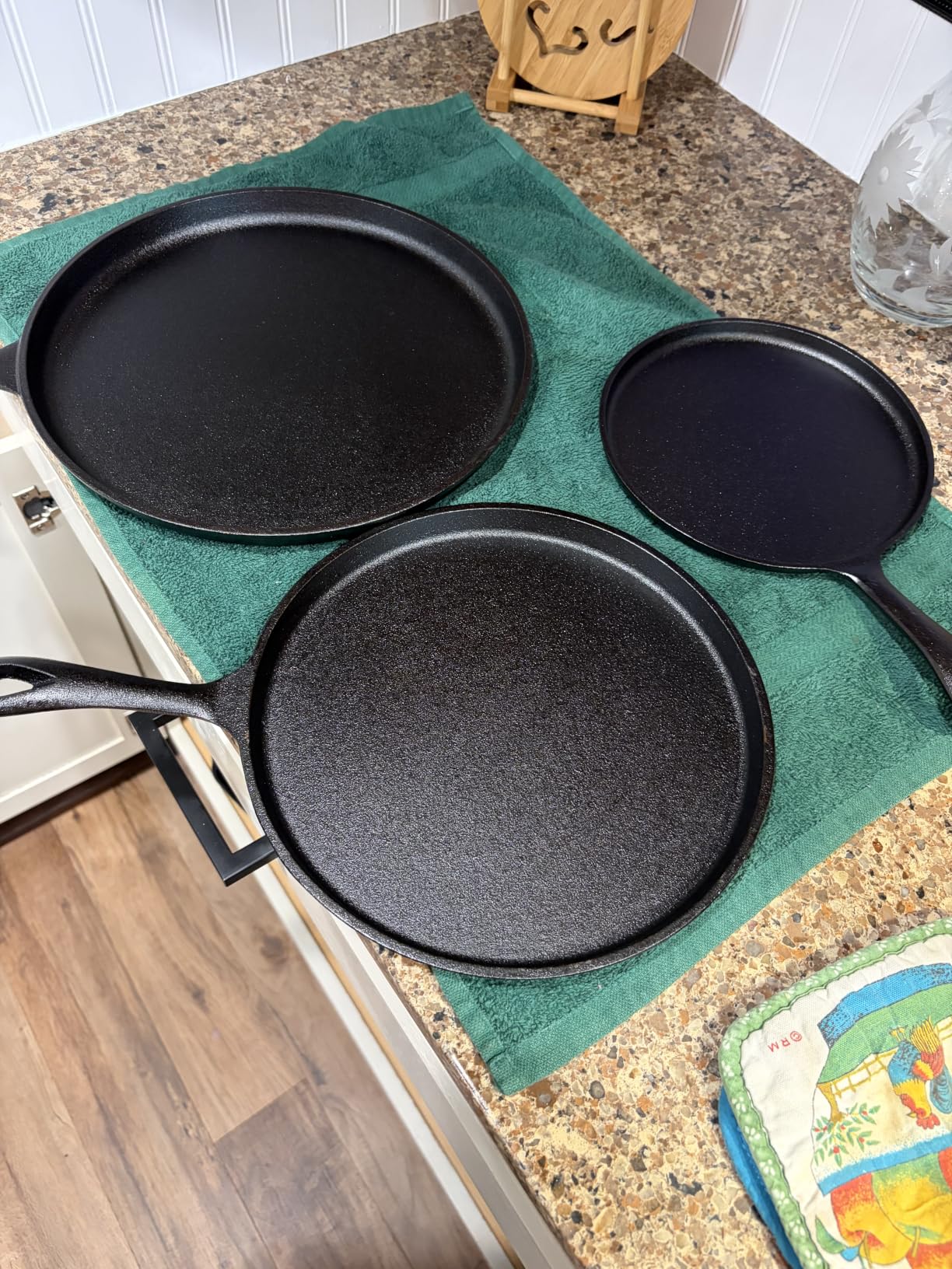 Commercial CHEF 10.5-Inch Cast Iron Round Griddle, Pre-Seasoned, CHFL911 customer photo 1