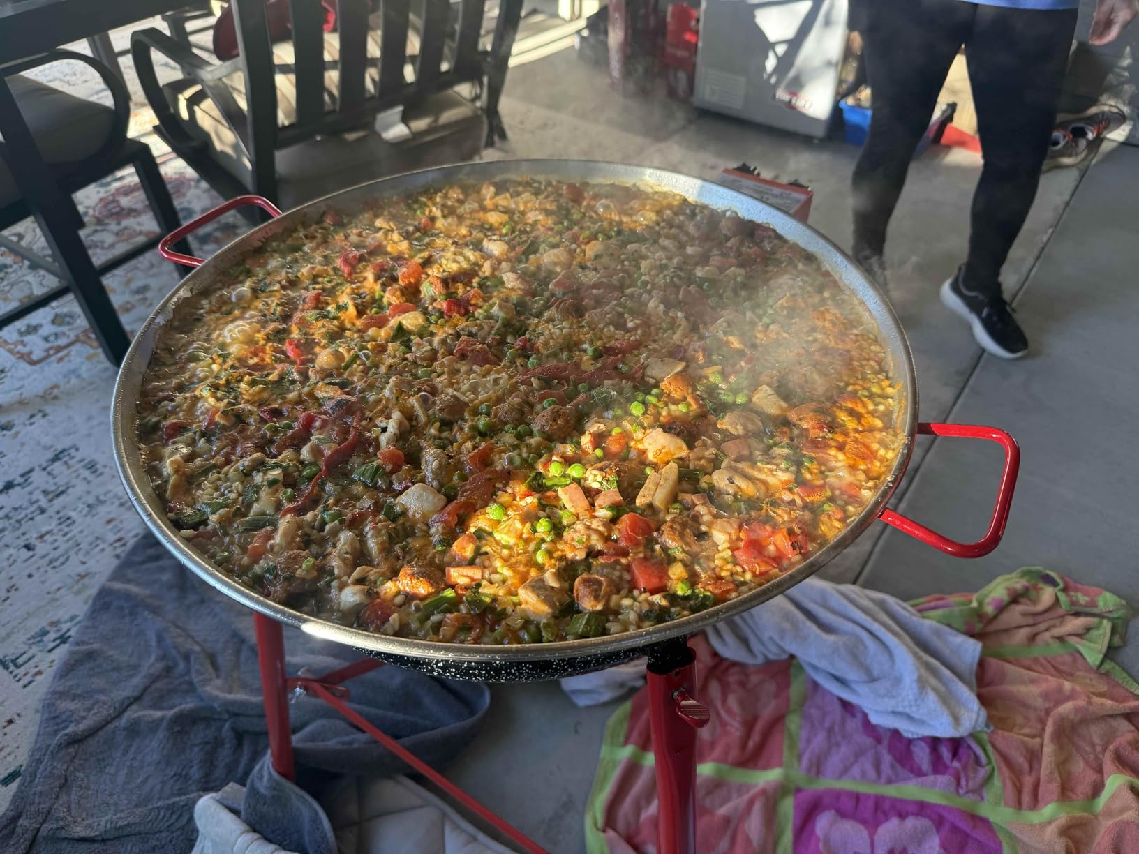 Garcima Andreu Paella Pan Set with Burner, 18 Inch Carbon Steel Outdoor Pan and Reinforced Legs Imported from Spain (12 Servings w/wheels) customer photo 1