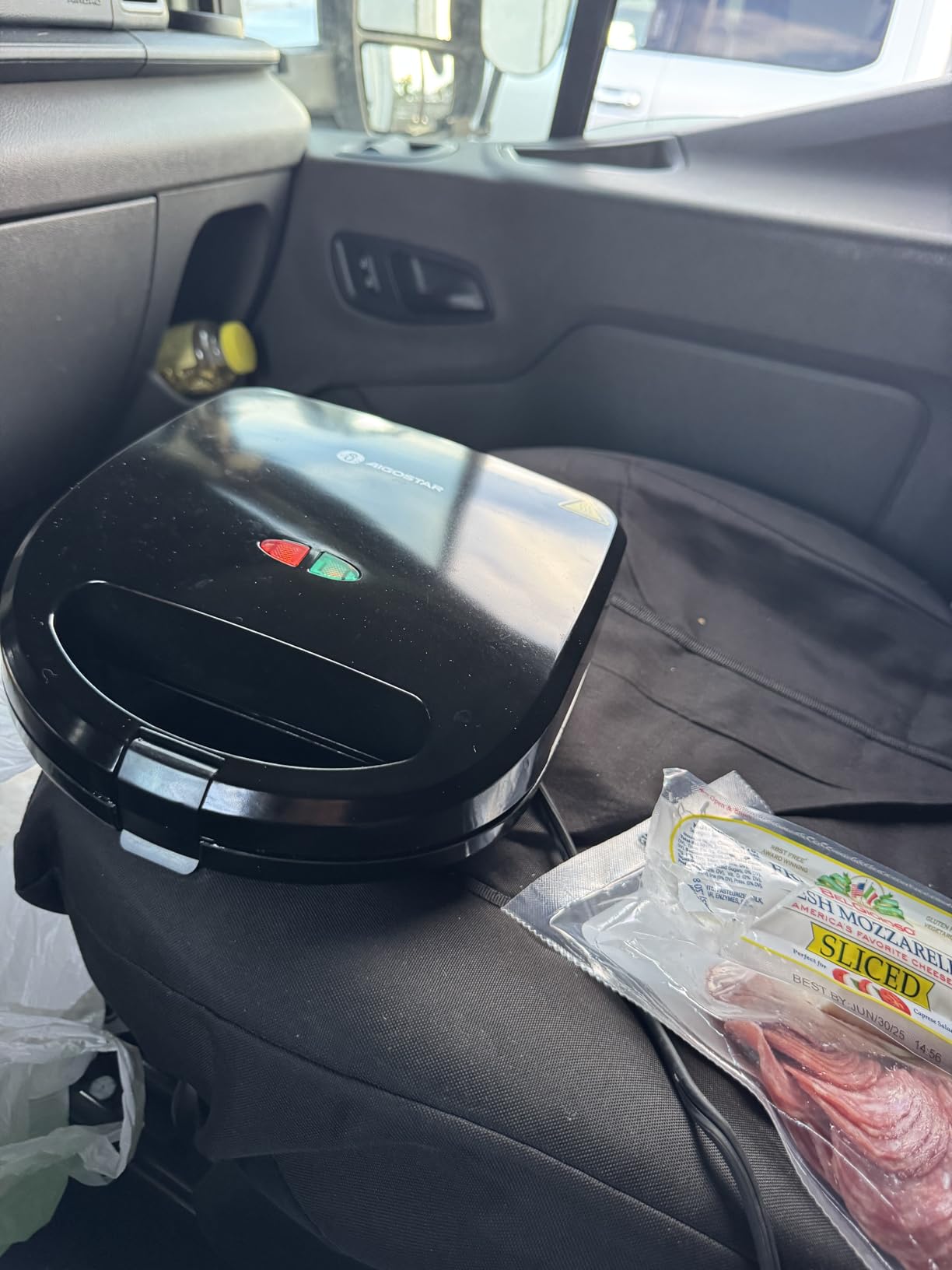 Aigostar 3 in 1 Electirc Sandwich Maker with Removable Non-stick Plates, Panini Press Grill, 750W, Black customer photo 1