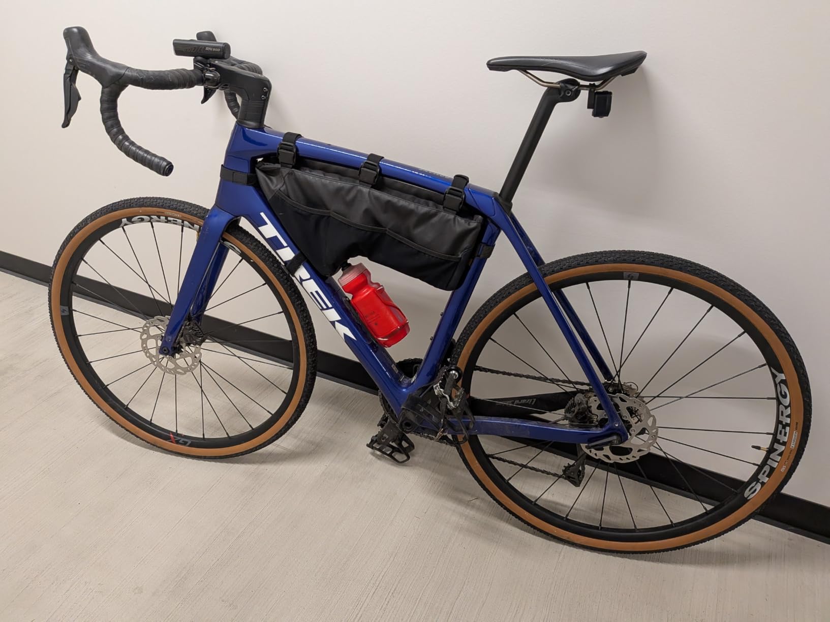 Maxxis Rambler | Dual Compound - EXO | Tubeless Gravel Tire | Ramped Center Tread Rolls Fast on Hardpack, EXO Cut/Abrasion Protection, Tubeless Ready, 120 TPI Casing customer photo 2