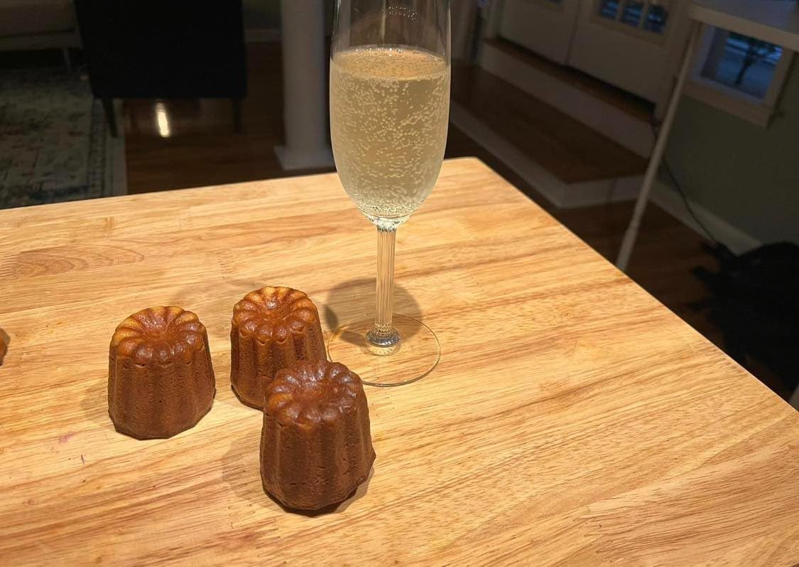 CHEFMADE Canele Mold Cake Pan, 6-Cavity Non-Stick Canele Muffin Bakeware Cupcake Pan for Oven Baking (Champagne Gold) customer photo 2