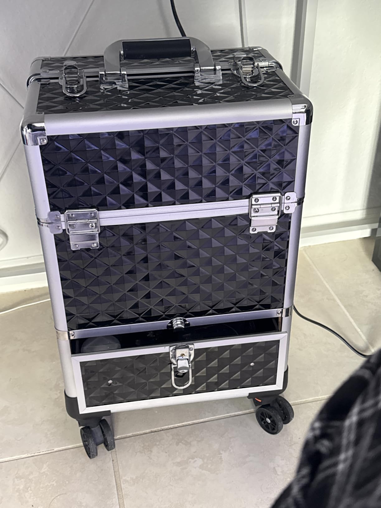 Hododou Rolling Makeup Case Cosmetic Travel Trolley Storage Sliding Drawer 4 Tray Makeup Travel Case with Wheels Salon Barber Case Traveling Cart Trunk for Cosmetologist Nail Tech Hairstylist customer photo 2