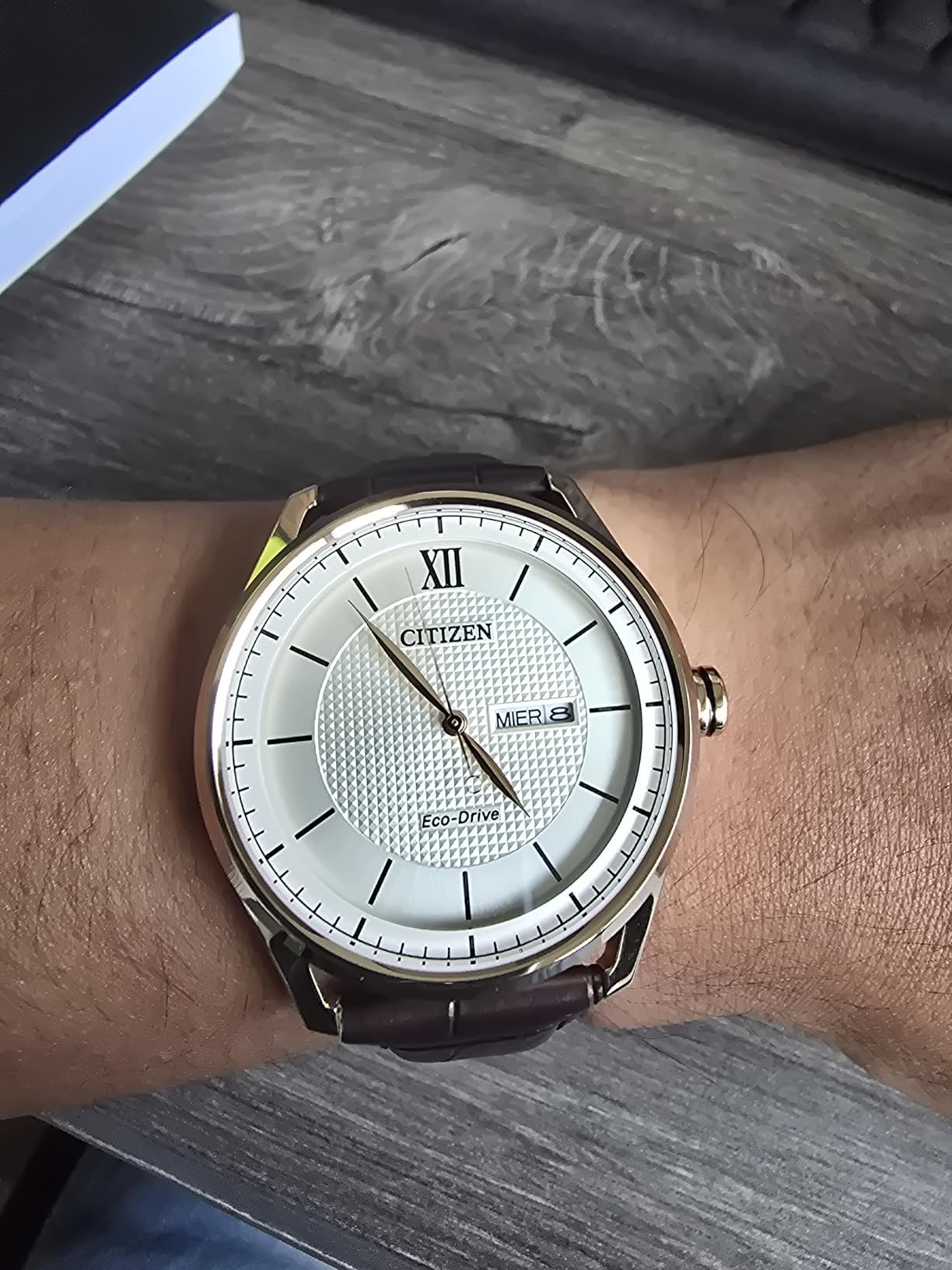 Citizen Men's Classic Eco-Drive Watch with 3-Hand Day and Date customer photo 1