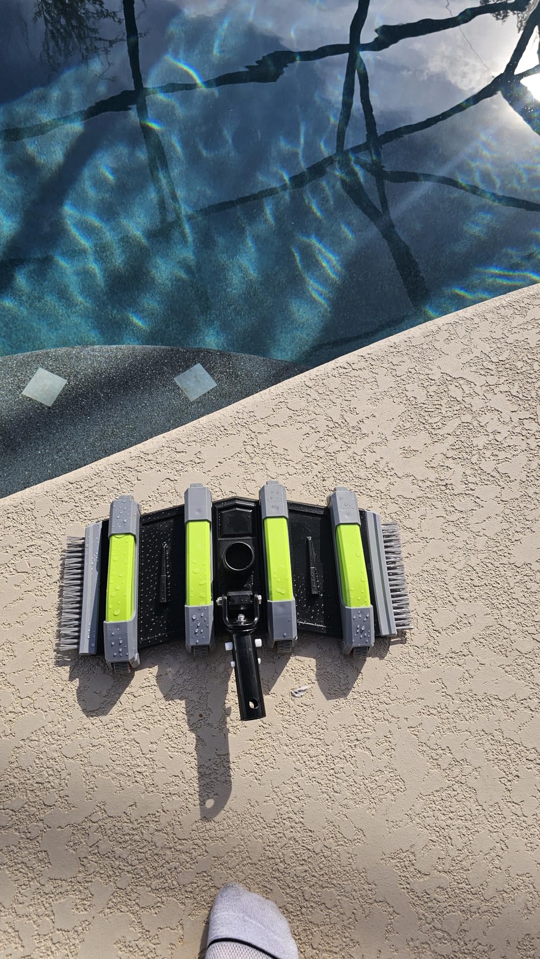 Heavy Duty Pool Vacuum Head with Wheels & Aluminum Handle, Professional Weighted Flexible Vacuum Head customer photo 1