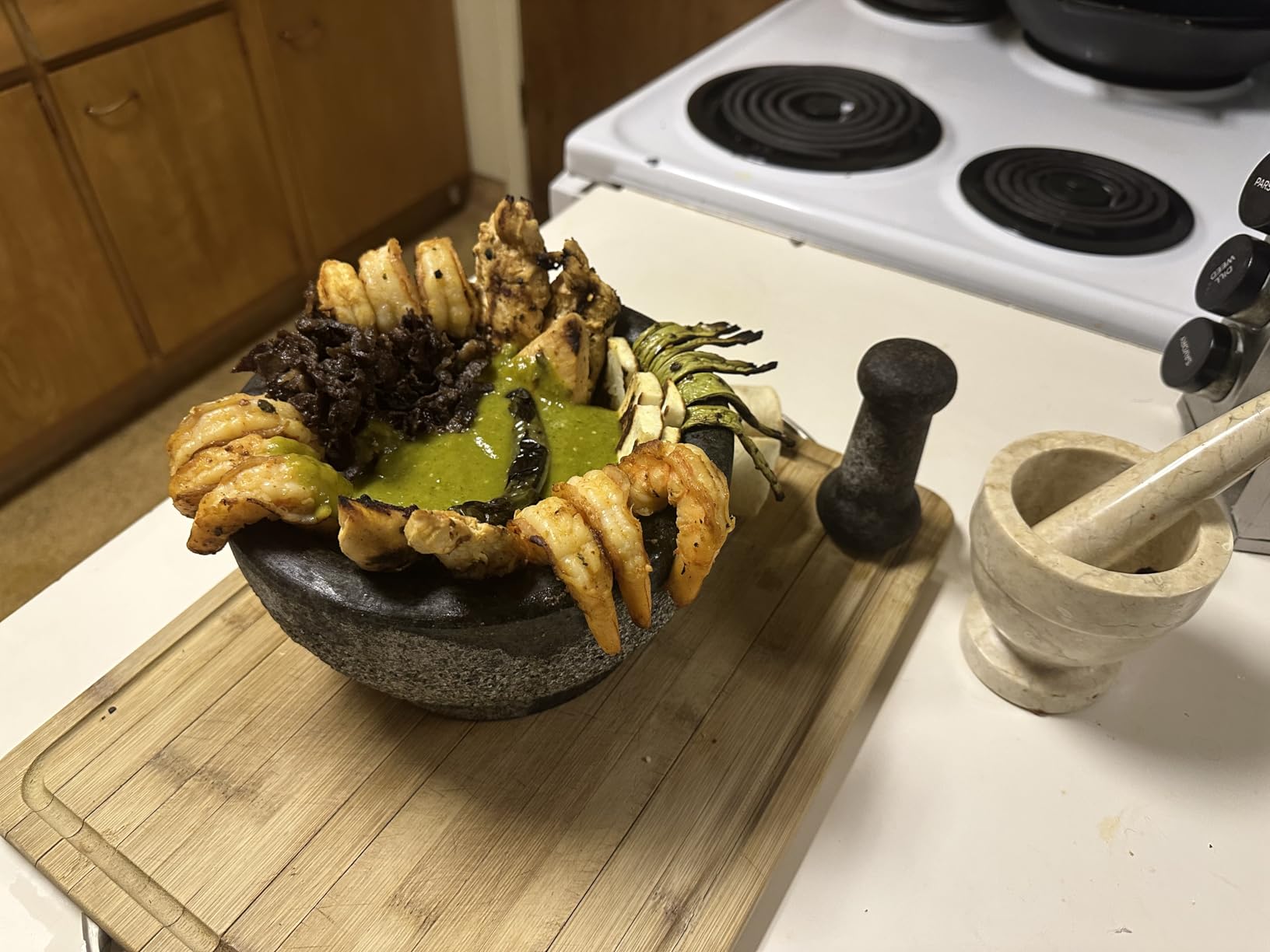 9 inch Molcajete Mortar and Pestle with Pig Design, Mexican Handmade with Lava Stone Ideal as Herb Bowl, Spice Grinder, Volcanic Stone customer photo 1