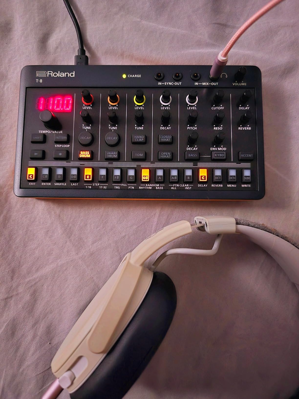 Roland AIRA Compact T-8 Beat Machine | Ultra-Portable Rhythm and Bass Machine with TR-REC Drum Sequencer customer photo 1