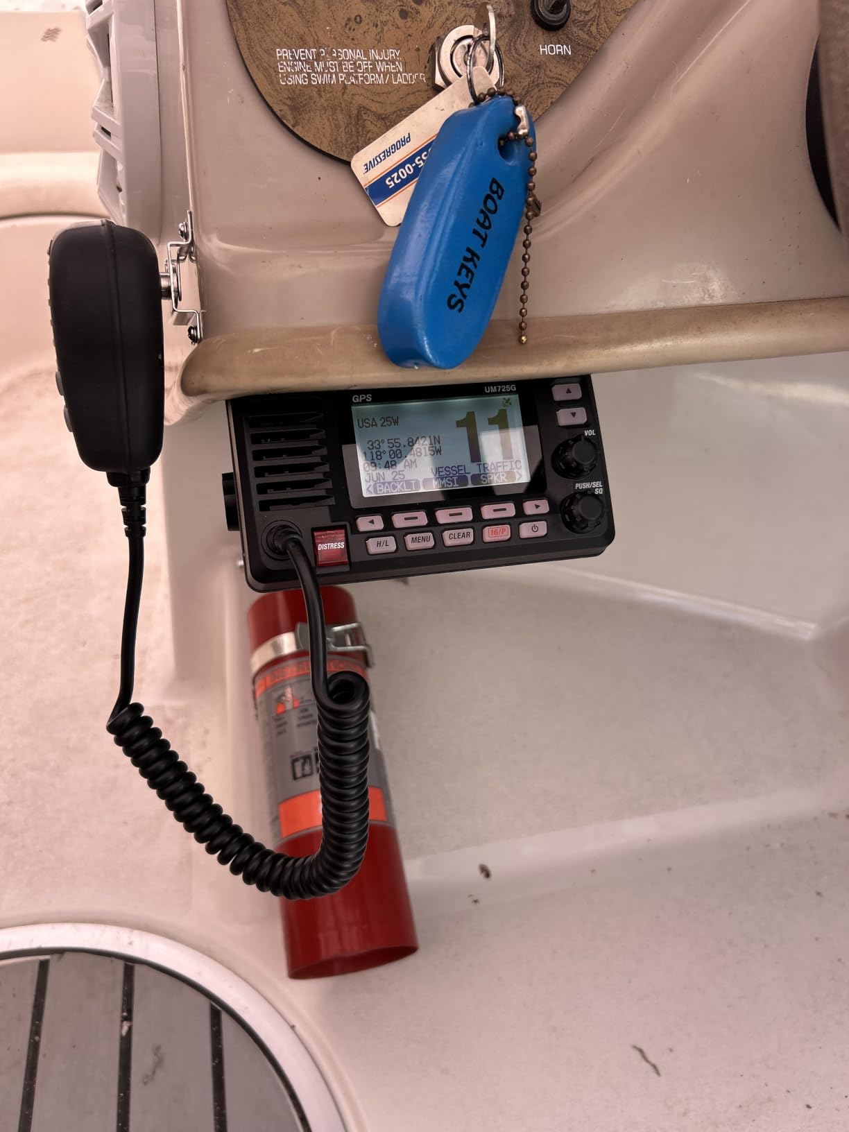 Uniden UM725G Marine VHF Radio, All USA, Canada, and Intl. Marine Channels, 1Watt/25Watt Transmit Power, Largest LCD Screen in Class, NOAA Weather Channels w/Alerts, Speaker Mic, GPS Built-in customer photo 1