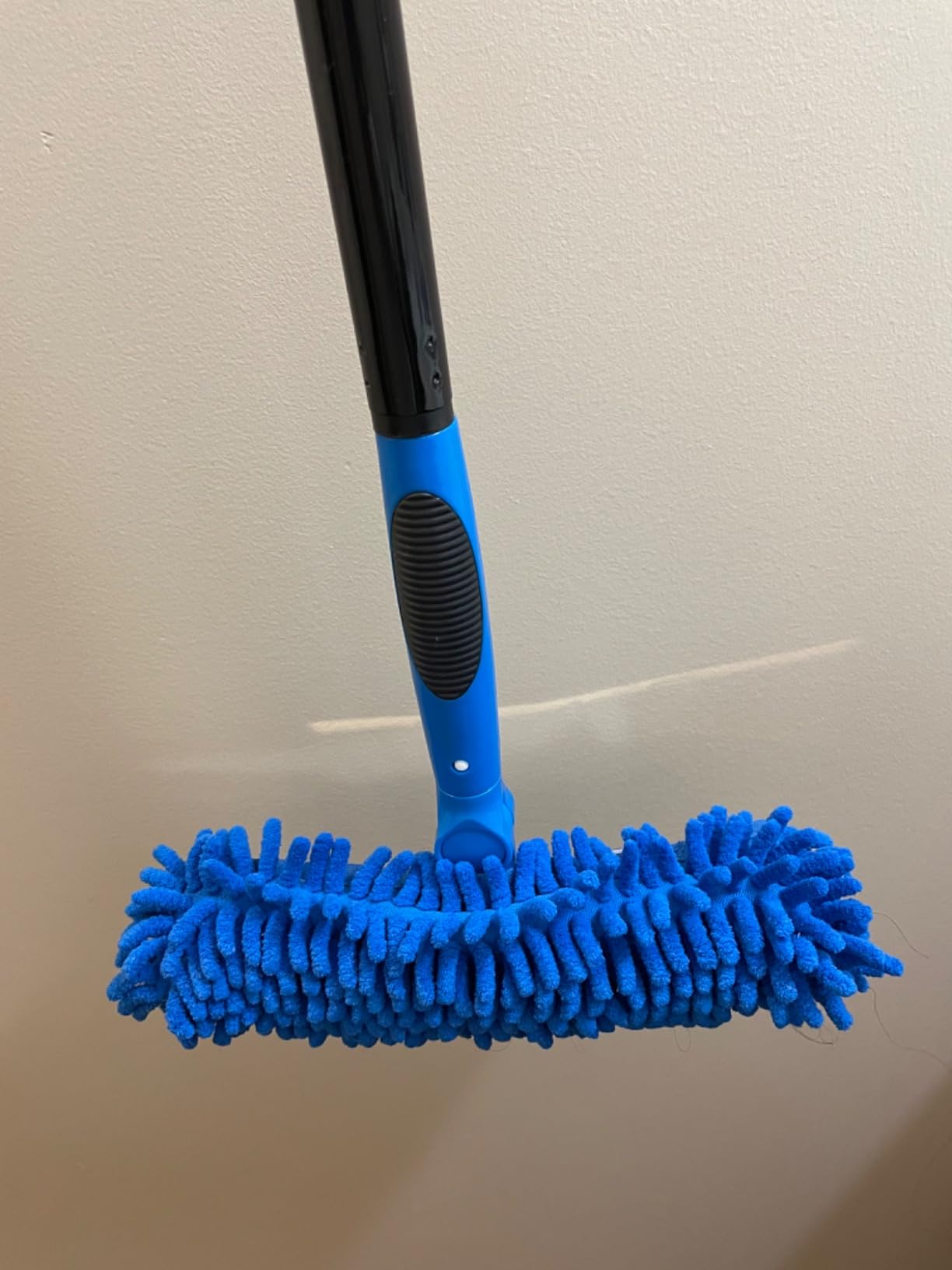 VITEVER Professional 69'' Window Squeegee Cleaner Tool with Extension Pole, 2-in-1 Squeegee for Window Cleaning Kit with Scrubber and Rotating Head, 1 Blade 2 Scrubber customer photo 2