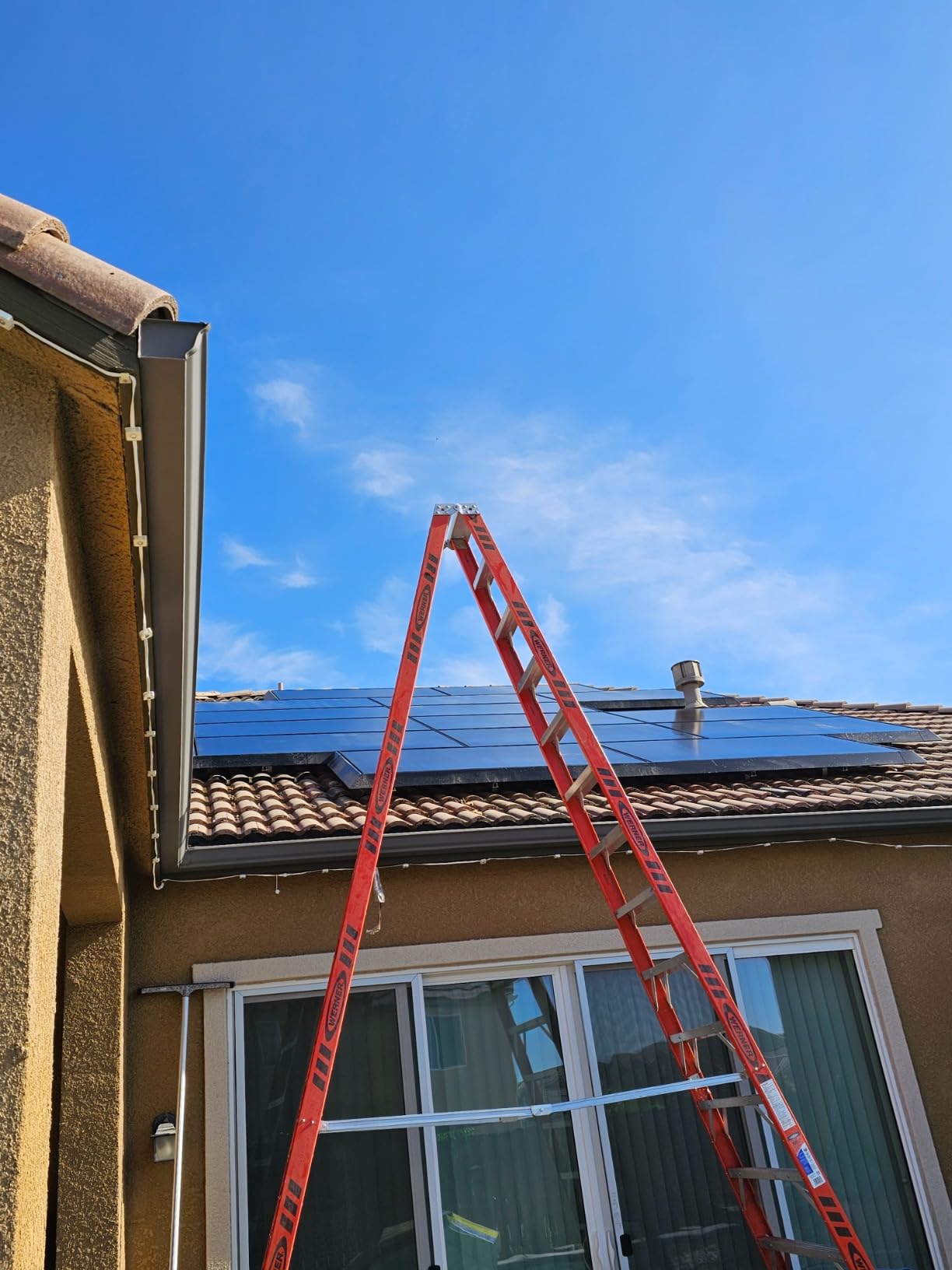 30 Foot (Long Reach) Solar Panel Cleaning Brush & Pole with Inline Water Filter System for Solar Panel and Window Cleaning Extendable Water Fed Pole Cleaning Kit customer photo 1
