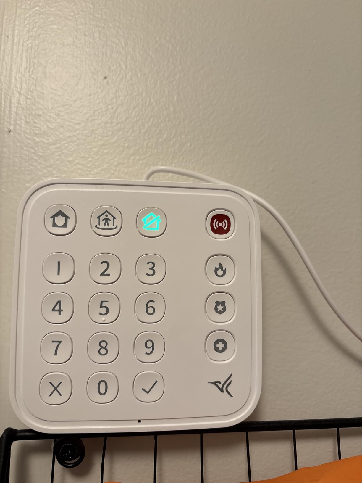 X-Sense Home Security System - Alarm System with Wired Keypad Sensor Hub, 5 8-in-1 Sensors & Yard Sign - No Contract Required - DIY Installation - White, SS1501 customer photo 1