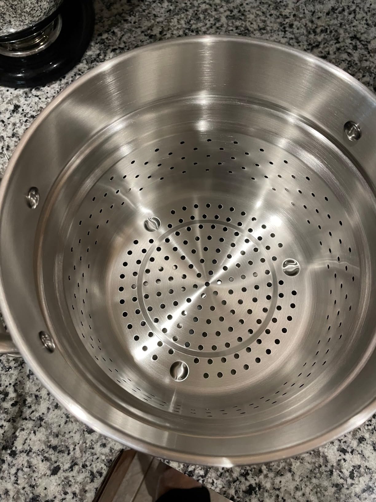 OXO Stainless Steel 8.4QT Multipurpose Boiler Pot with Steamer Insert & Glass Lid, Stockpot for Simmering, Boiling, Steaming, Stew, Soup, Pasta, Induction Suitable, Dishwasher Safe, Stainless Steel customer photo 2