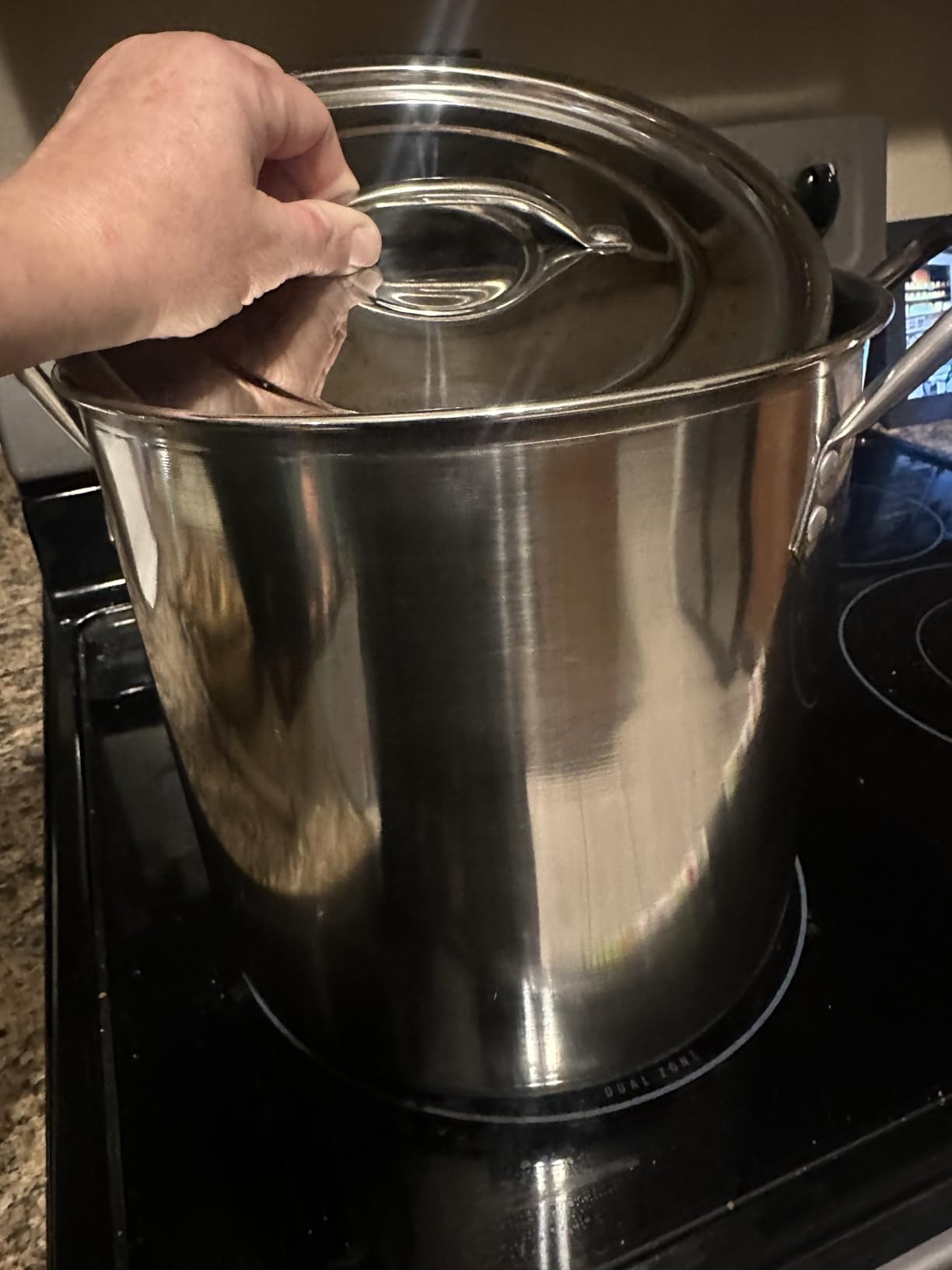 IMUSA Stainless Steel Stock Pot with Lid, 20 Quart, Silver | Mirror-Polished Finish, Riveted Side Handles, Retains Heat and Moisture, Ideal for Broths, Soups, Stews, And More customer photo 2