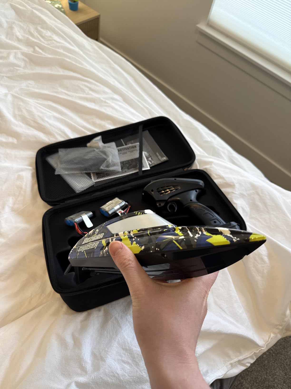 BEZGAR TX123 Remote Control Boats - Fast Speed RC Boat 32+ KPH with A Portable Suitcase for Lakes & Pools & Salt Water, Summer Toys for Adults and Ideal Gifts for Kids Boys Age 6 7 8-12 Years Old customer photo 2