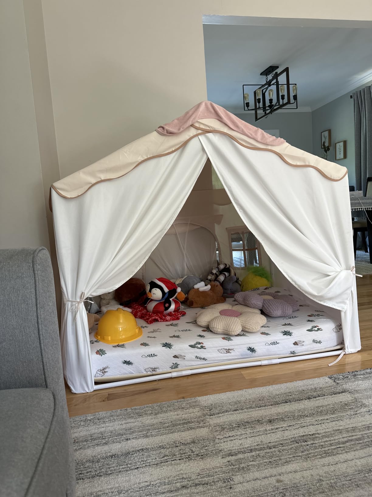 Besrey Kids Play Tent 2 in 1 with Padded Mat and Lights, Large Kids Playhouse with 2 Doors & 4 Windows, Indoor & Outdoor, Toddler Tent for Kids Indoor, 51