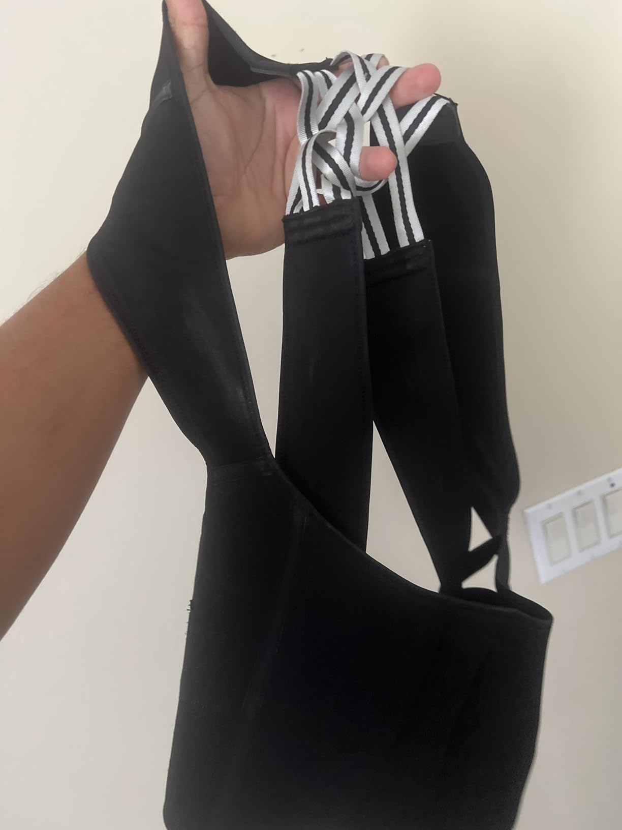 VOKOKOYA Posture Corrector for Women and Men, Adjustable Shoulder Straightener, Back Support Brace, Upper Spine scoliosis, hunchback Black Large customer photo 1