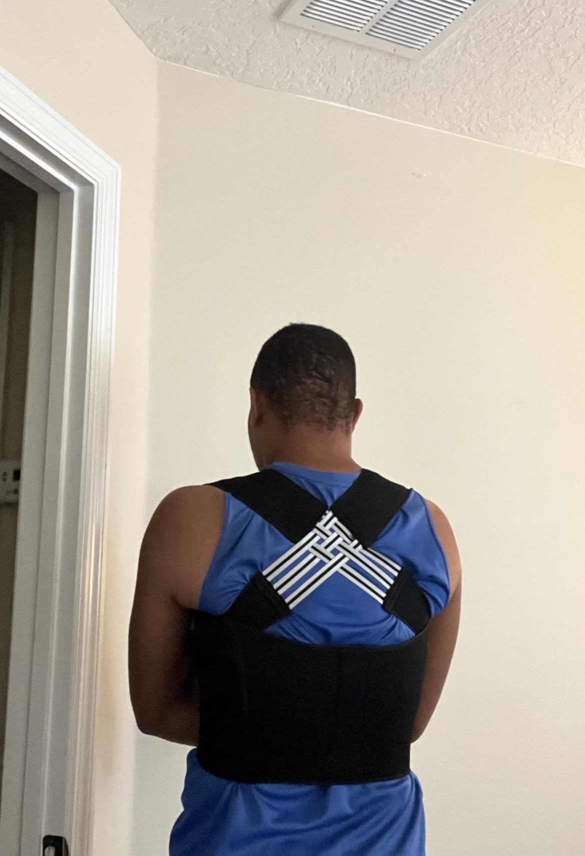 VOKOKOYA Posture Corrector for Women and Men, Adjustable Shoulder Straightener, Back Support Brace, Upper Spine scoliosis, hunchback Black Large customer photo 2