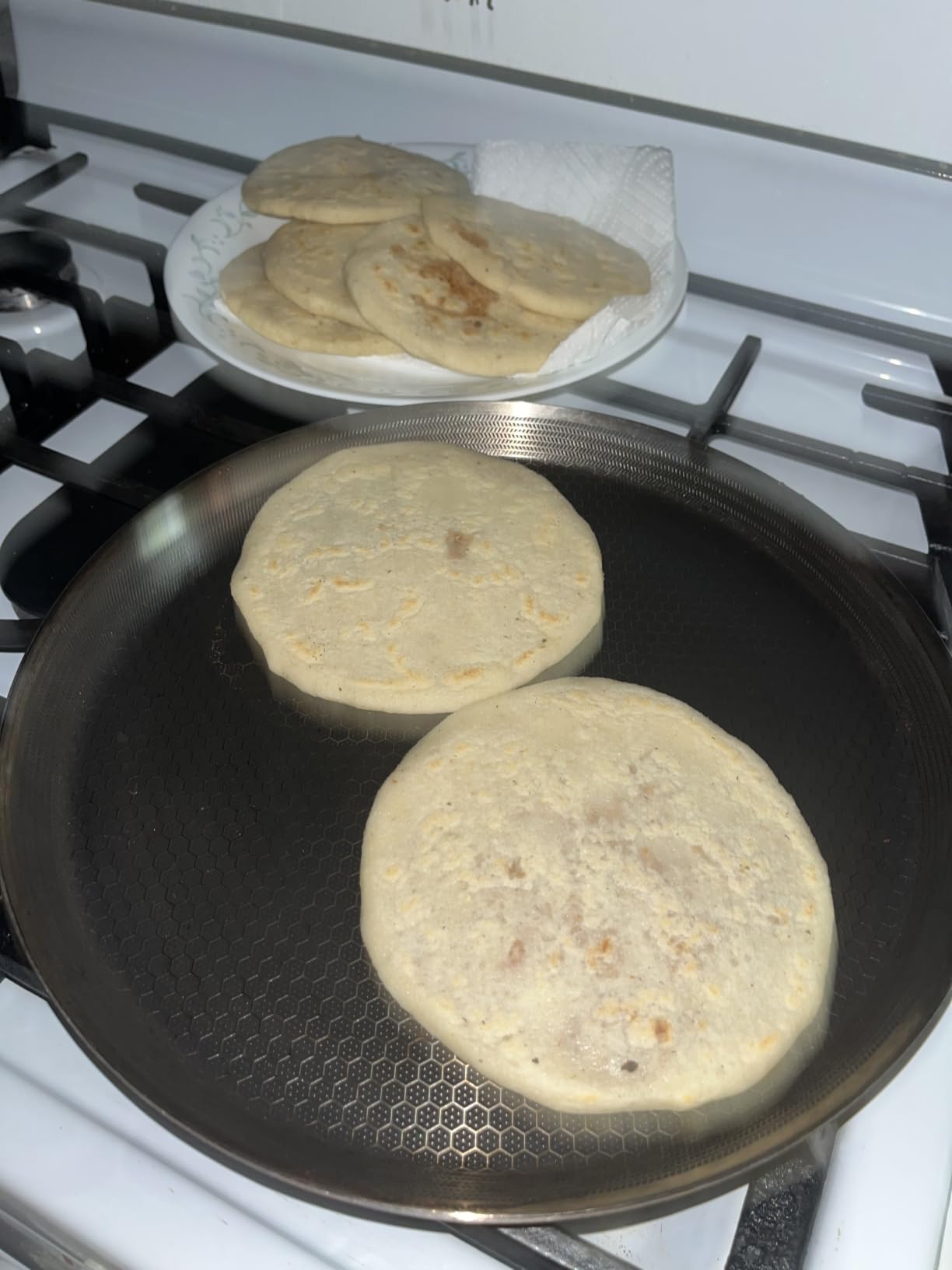 Innerwell Stainless Steel Crepe Pan - 11inch Nonstick Crepe Pan, Stainless Steel Honeycomb Coating Pancake Pan, Non Stick Flat Skillet Tawa Dosa Tortilla Griddle Pan, Induction Compatible, PFOA Free customer photo 1