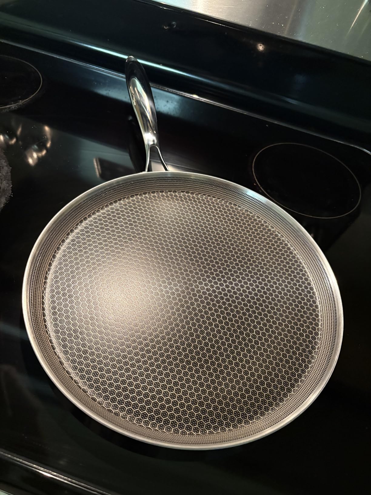 Innerwell Stainless Steel Crepe Pan - 11inch Nonstick Crepe Pan, Stainless Steel Honeycomb Coating Pancake Pan, Non Stick Flat Skillet Tawa Dosa Tortilla Griddle Pan, Induction Compatible, PFOA Free customer photo 2