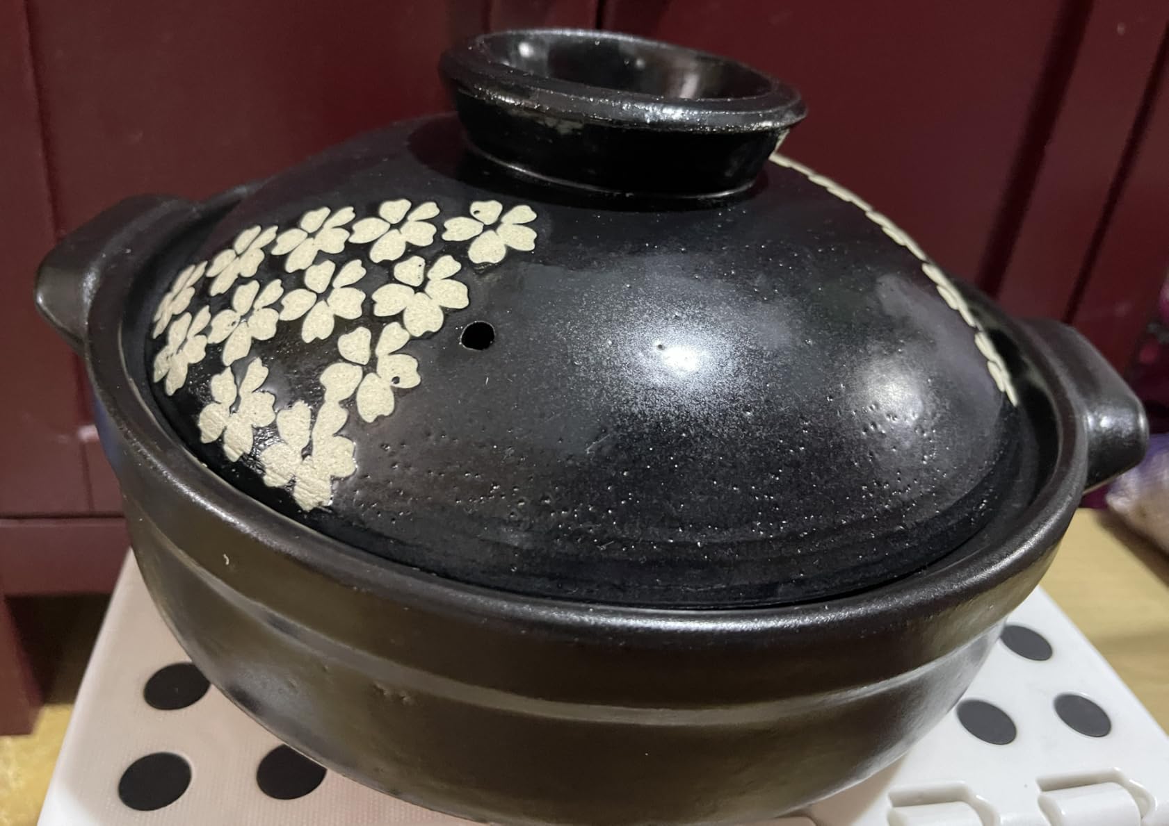 Banko-yaki Donabe Clay Pot - Authentic Japanese Earthenware with Cherry Blossom Design - Made in Japan (Cherry Blossom, 1-2 people) customer photo 1