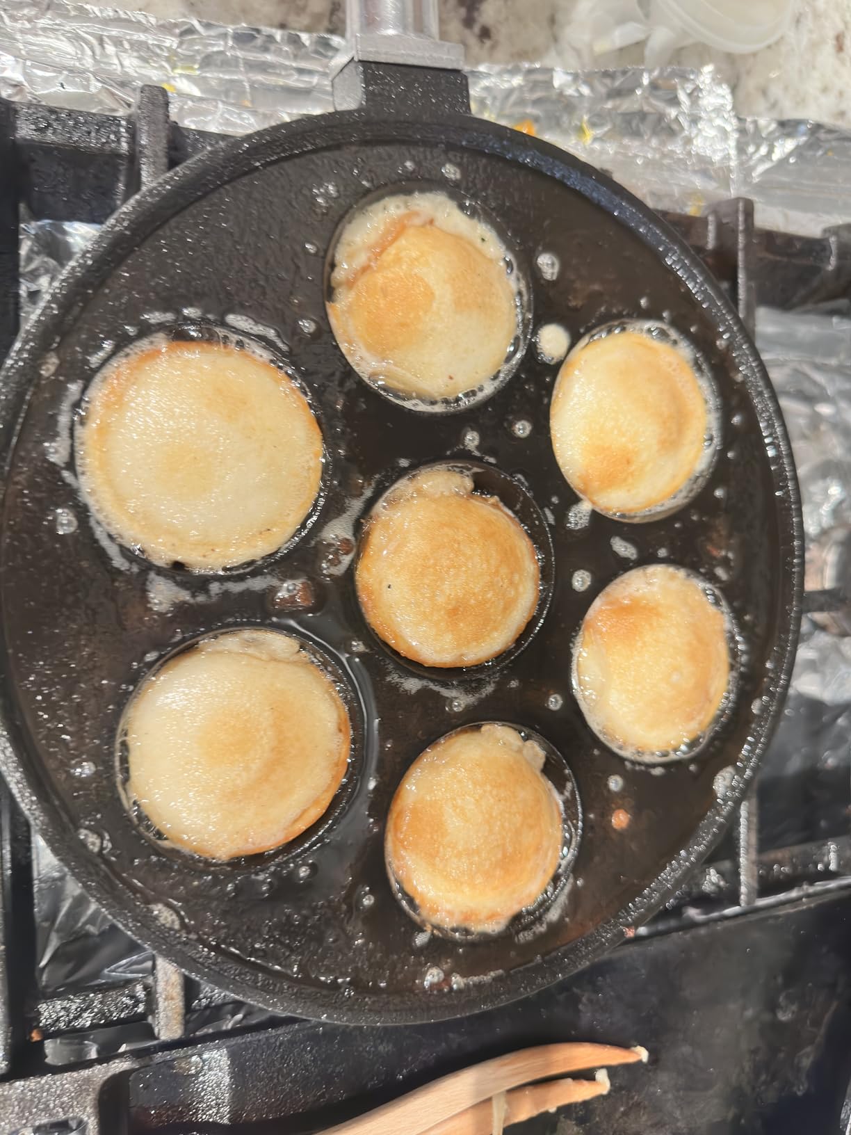StarBlue 7-Hole Cast Iron Aebleskiver Pan with Detachable Wooden Handle customer photo 1