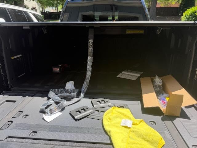 Bestwyll Retractable Tonneau Cover Fits Ford F150 2015-2026 5.5Ft Short Bed | BoxLink Compatible Original Hole Installation Smooth Spring-Loaded Operation incl. Raptor Lightning T-slot customer photo 1