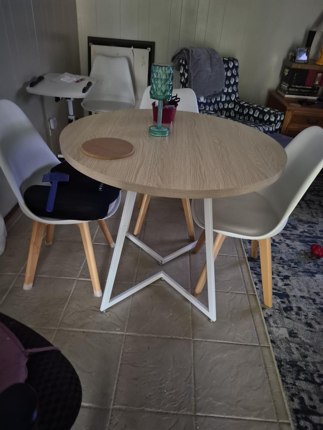 VECELO Round Dining Room Table with Wood Grain Tabletop and Steel Frame, for Kitchen, Living Room, Office, Conference, 2 to 4 Person, Antique Brown customer photo 2