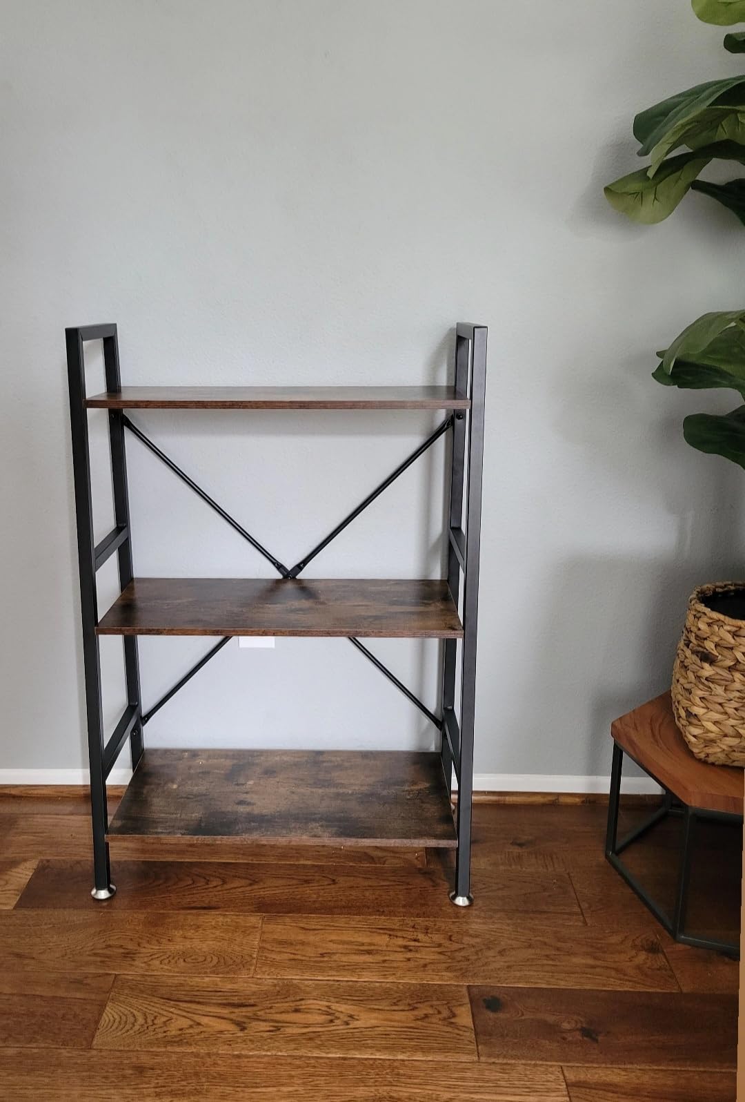 5 Tier Ladder Bookshelf, Heavy Duty Rustic Brown Wood and Metal Bookcase with 1.2