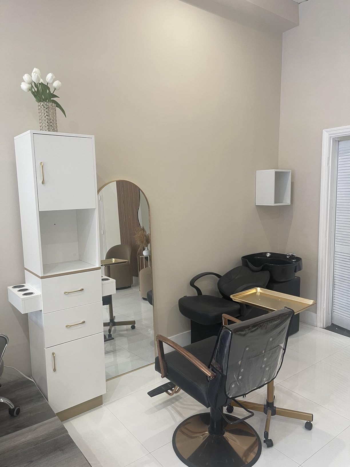 OmySalon Salon Stations for Hair Stylist, Barber Station Hair Salon Station, Beauty Salon Spa Equipment with 2 Drawers, 2 Storage Cabinet, 6 Hair Dryer Holders for Hair Styling, White Gold customer photo 1