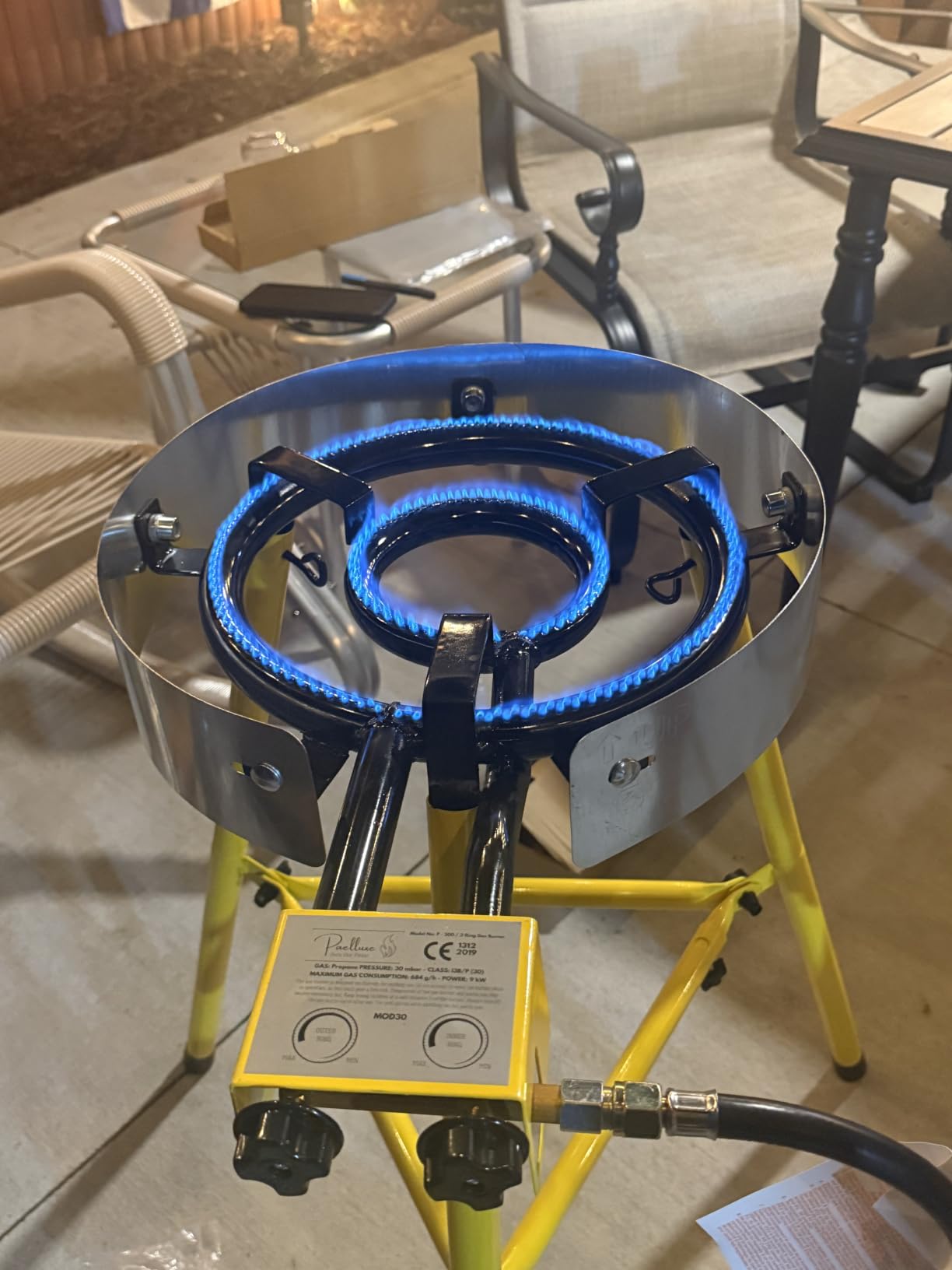 Paelluxe Paella Burner Stand & Regulator Set with 18 Inch Pan -12 Servings | Dual Burner Rings, Individual Heat Control, Windshield & Outdoor Cover Included, CE Certified customer photo 1