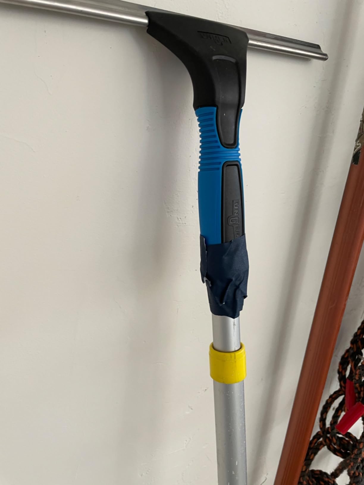 Unger Professional Connect and Clean 18 inch EZ Change Window and Glass Cleaning Squeegee customer photo 2