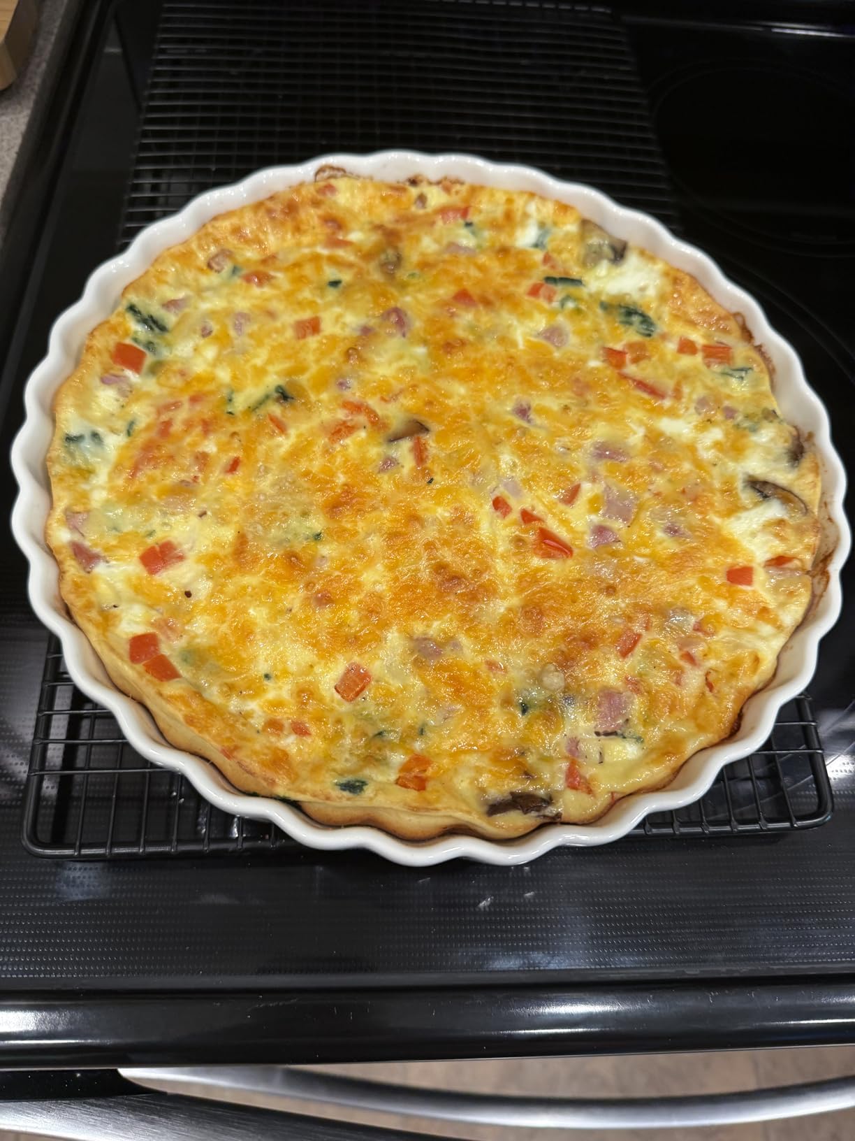 LOVECASA Porcelain Pie Pan Quiche Baking Dish, 10 Inch Non-Stick Round Pie Dish Quiche Pan, Tart Pan with Ruffled Edge, Set of 2, White customer photo 2