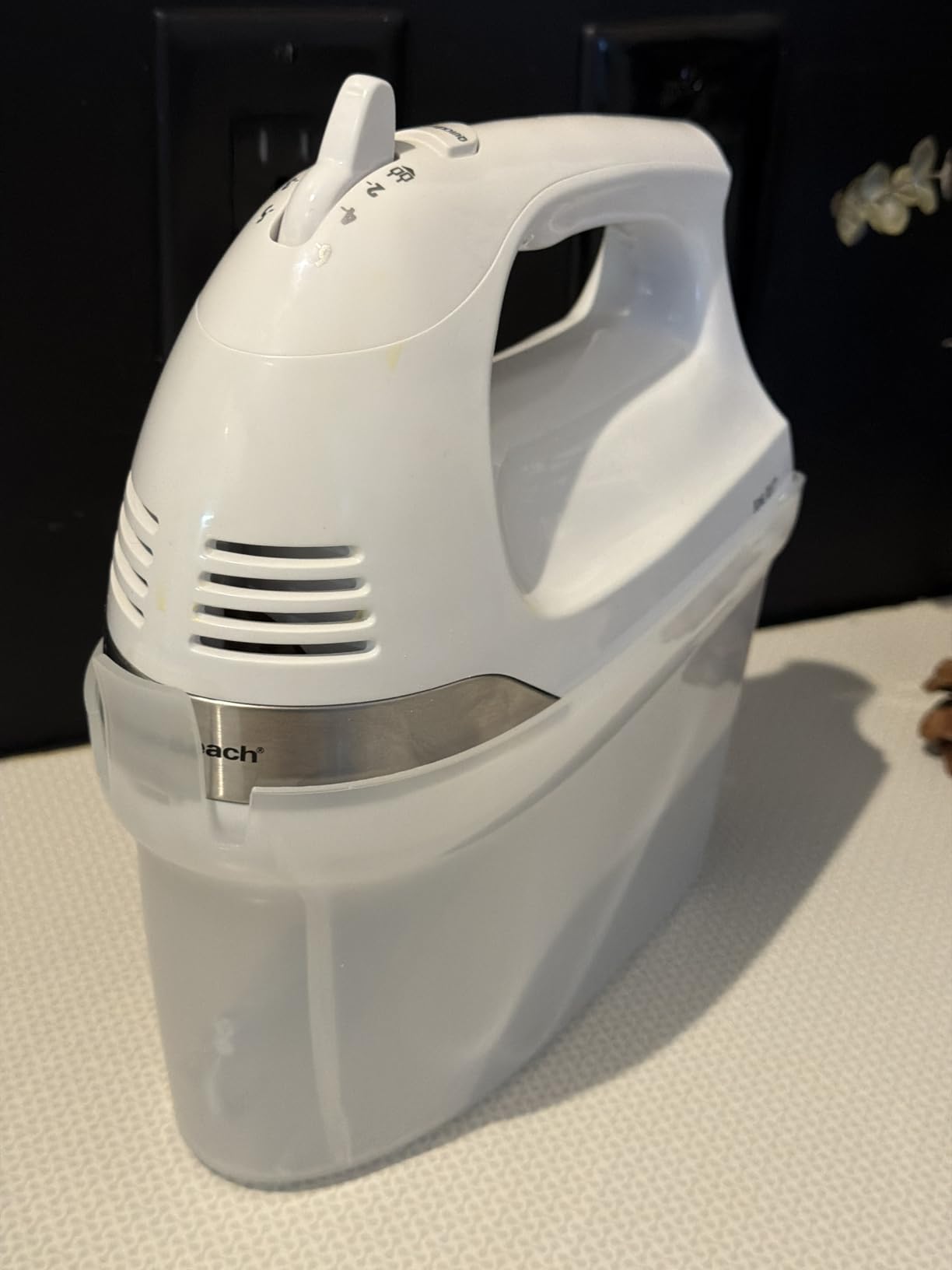 Hamilton Beach 6-Speed Electric Hand Mixer With Easy Clean Beaters | Traditional Beaters | Dough Hooks | Whisk | Snap-On Storage Case | 275 Watt Motor | Black | 62639J customer photo 2