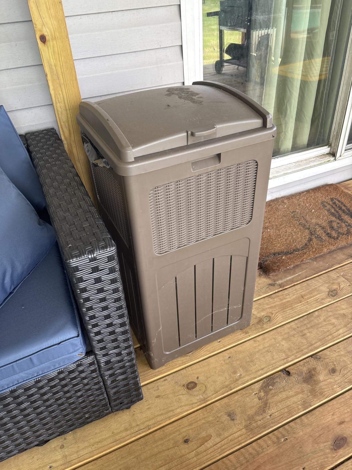 Devoko 33 Gallon Outdoor Trash Can, Hideaway Garbage Bins with Tiered Lid | Waterproof Resin Outside Waste Bins for Patio, Outside Pool, Backyard and Deck customer photo 2
