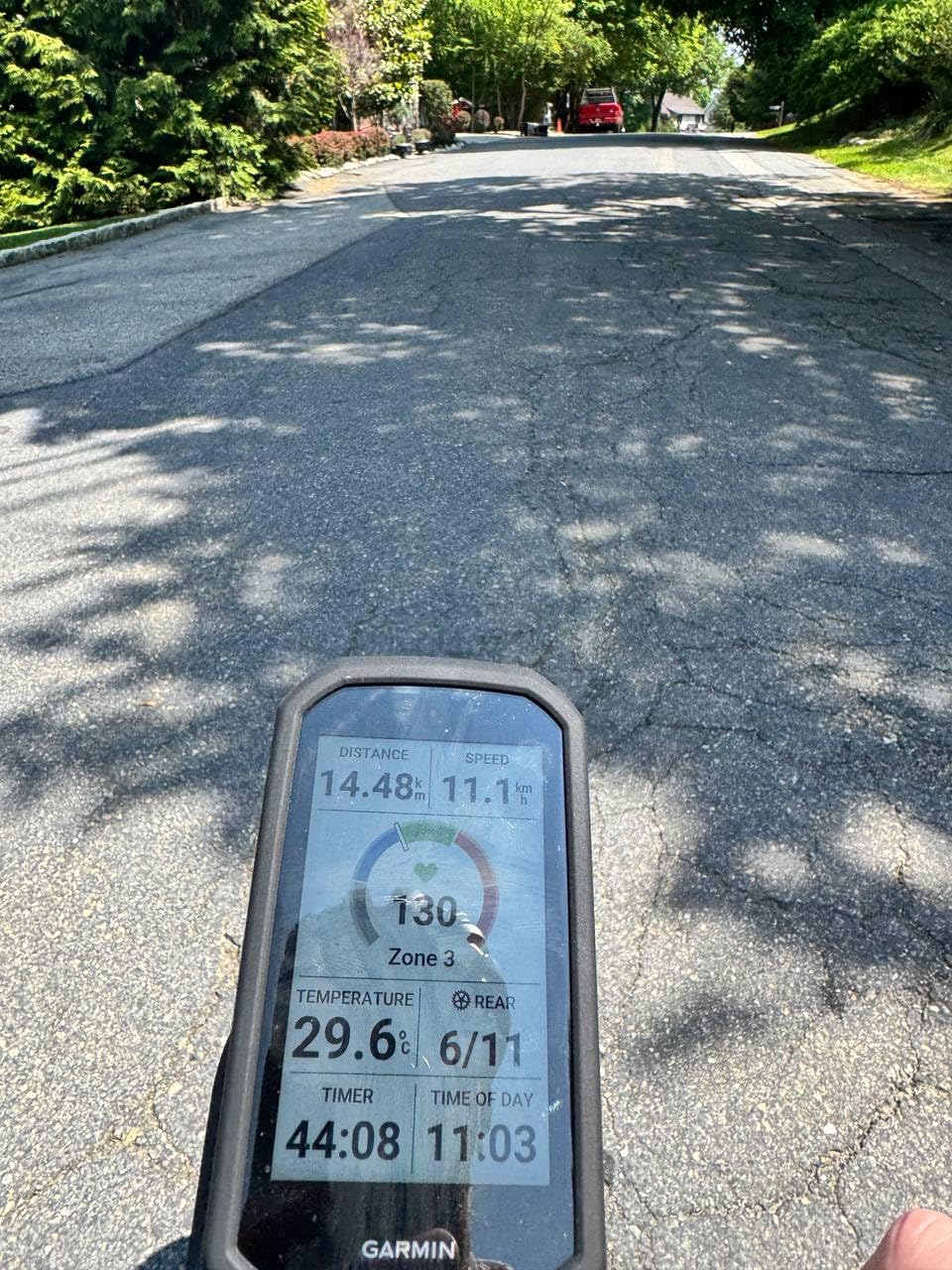Garmin Edge 1050, Premium Cycling Computer, Vivid Color Touchscreen Display, Built-in Speaker, Advanced Training and Group Ride Features, Road Hazard Alerts customer photo 2