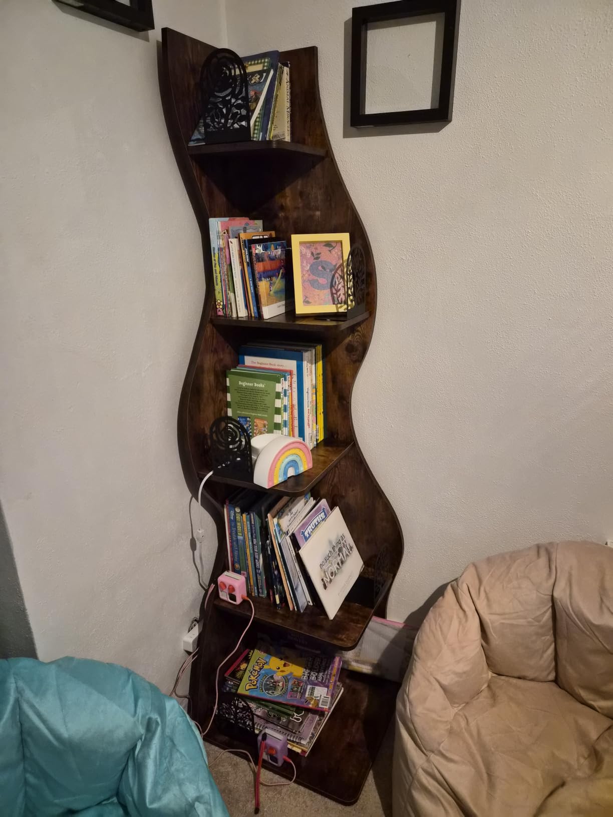 LITTLE TREE Small Corner Shelf, Modern 5-Tier Wall Wavy Corner Bookshelf | Stylish Bookcase Storage Rack for Small Space, Living Room, Bedroom, Black customer photo 1