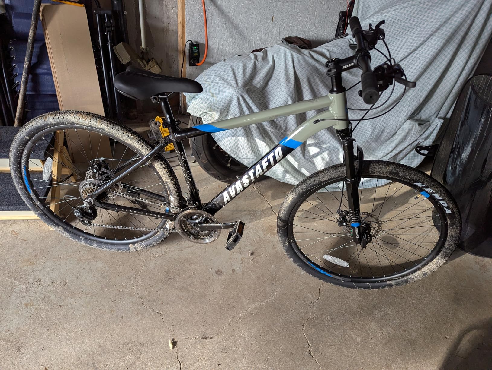 AVASTA Earth 26/27.5 inch Mountain Bike with 21-Speed, Aluminum Frame, Dual Disc Brake, Comfortable Saddle, Multiple Colors customer photo 2