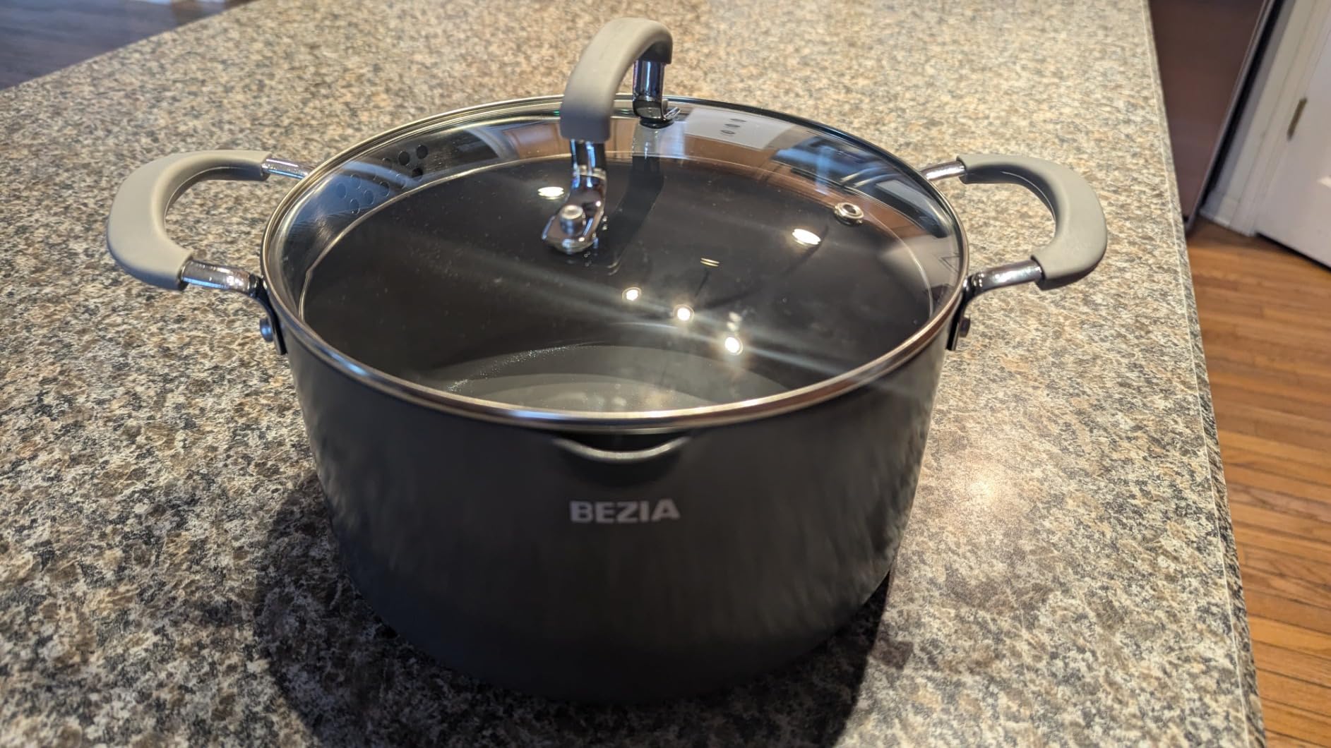 BEZIA 6 Quart Ceramic Non Stick Stock Pot with Strainer Lid & Pour Spout | PFAS-Free Pasta Pot for Easy Straining, Oven Safe Induction Cooking Pot with Stay-Cool Silicone Handles for Soup, Chili, Stew customer photo 1