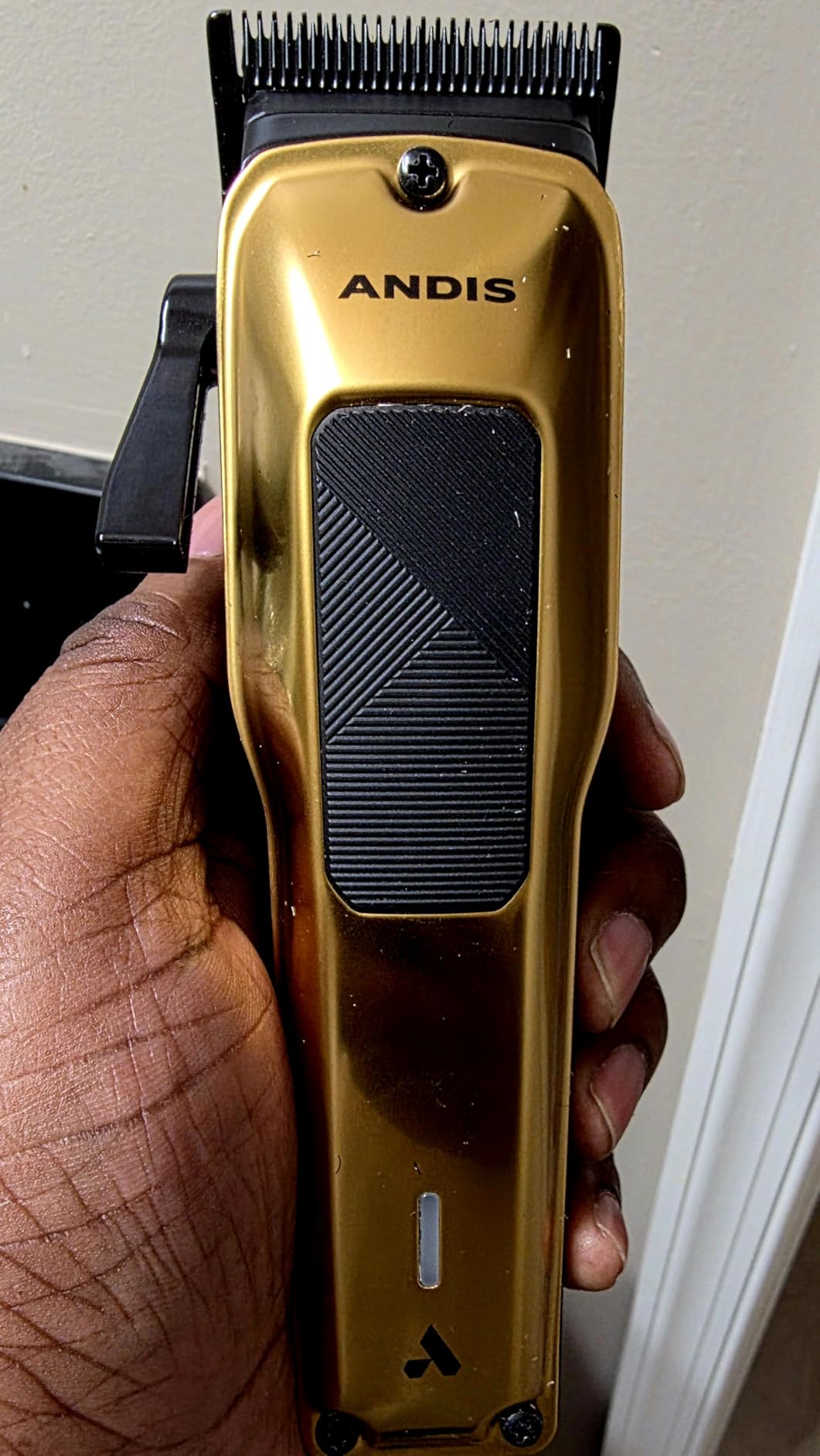 Andis 562312 Phenom Professional Corded/Cordless Hair Clipper, Adjustable Phaze Blade, Close Cutting, Gold customer photo 1