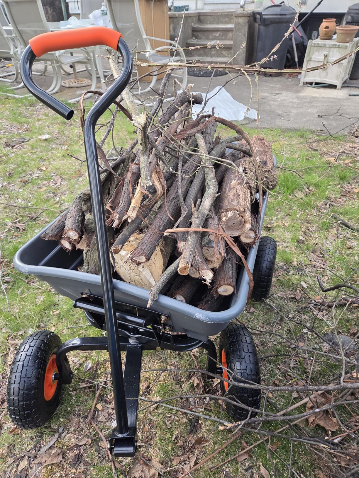 VEVOR 800lbs Poly Dump Garden Cart, Heavy Duty Yard Dump Cart Wagon, 4 Wheel Wheelbarrow with 10in Tires, 180°Rotating Handle, Steel Frame and Quick Release System customer photo 2