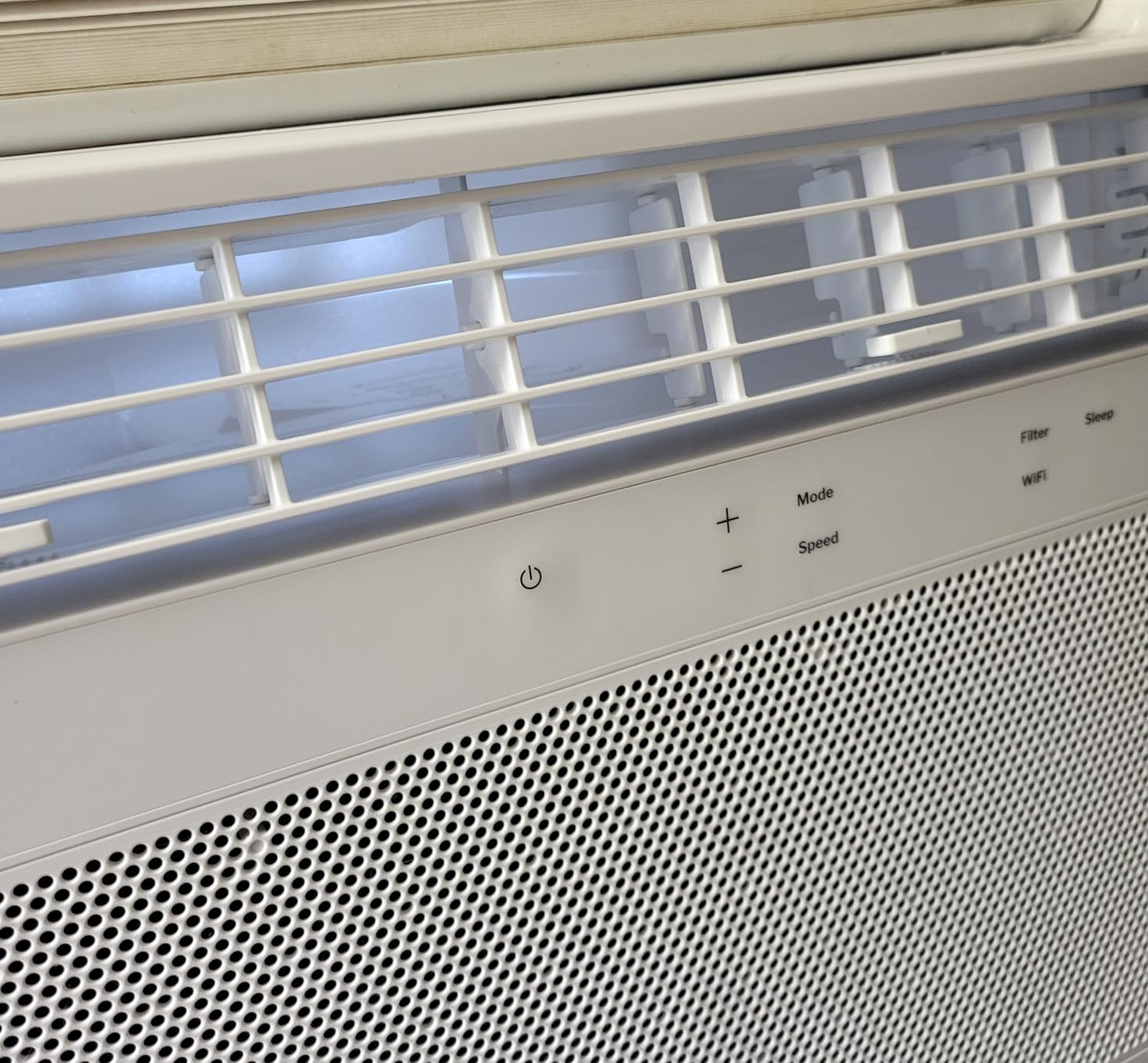 GE 14,000 BTU Smart Window Air Conditioner, Powerful Cooling for Large & Open Spaces up to 700 sq ft, Energy Efficient, Wi-Fi, Alexa/Google, Quick Install Kit, White customer photo 1