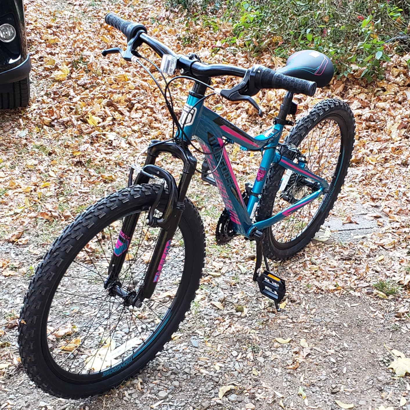 Mongoose Flatrock Mountain Bike, Aluminum Frame, 21 Speed, Suspension Fork, Mechanical Disc Brakes customer photo 1